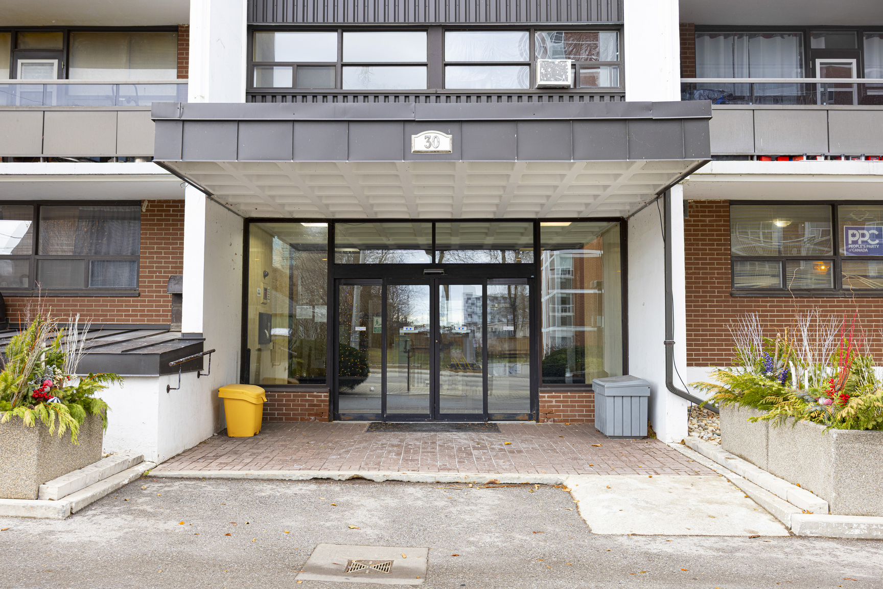 30 High Street East - Photo 3
