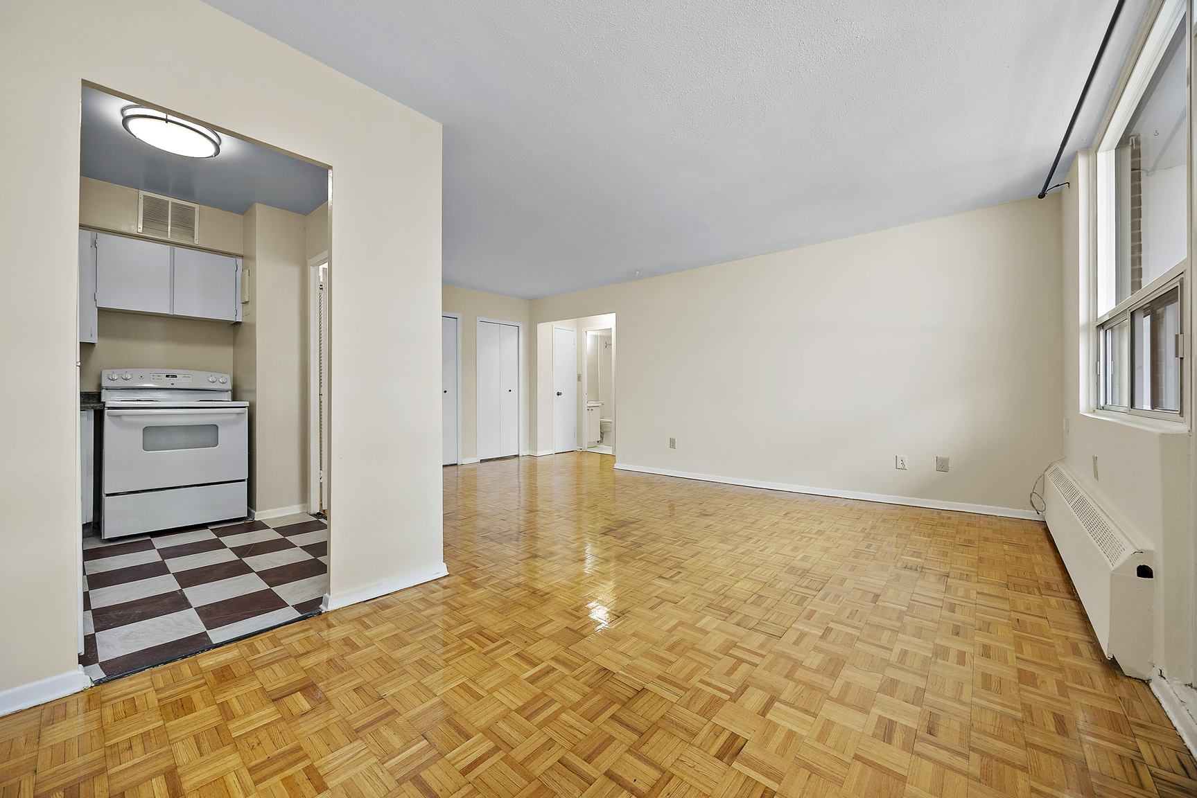 30 High Street East - Photo 8