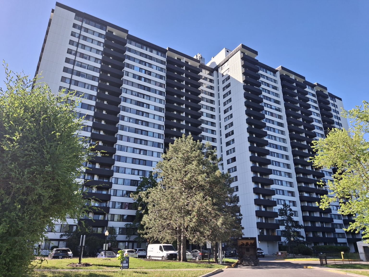 300 Antibes Drive - Photo 23