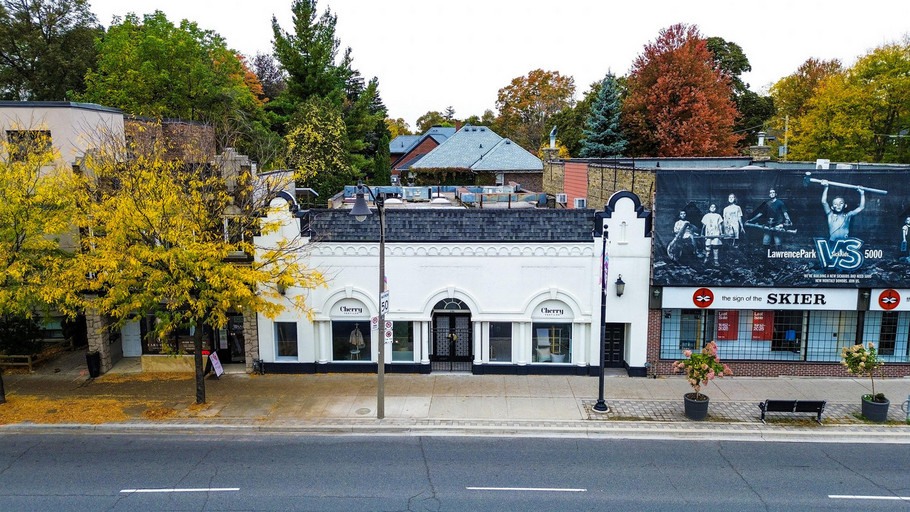 2782 - 2784 Yonge Street