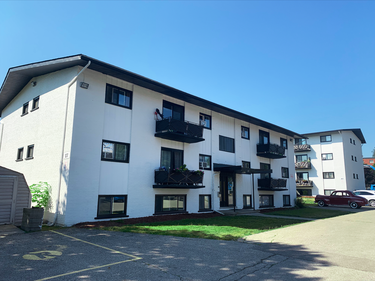 5-19 Amos Avenue & 340-358 Erb Street West, Waterloo, ON N2L 2W6 — photo 1