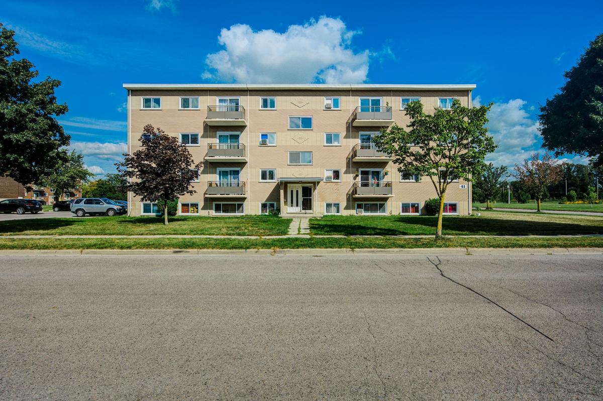 92-106 Borden Street & 9-41 Essex Street, Stratford, ON N5A 4R2 — photo 1