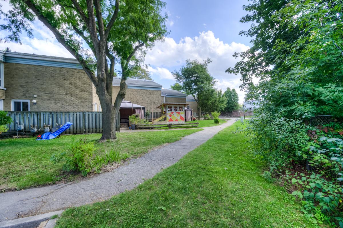 33, 39, 91, 95 & 99 Burns Drive, Guelph, ON N1H 6V8 — photo 1