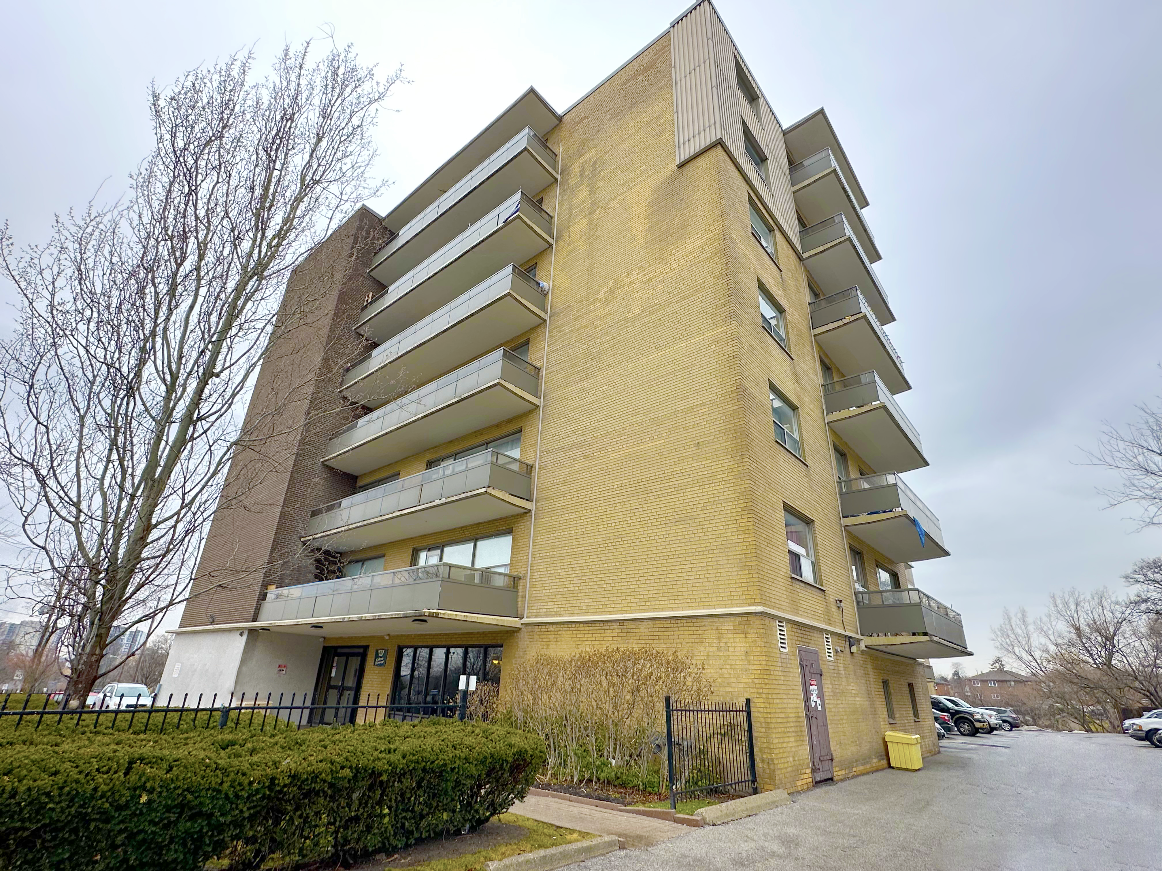 42 Gulliver Road, Toronto, ON M6M 2N1 — photo 1