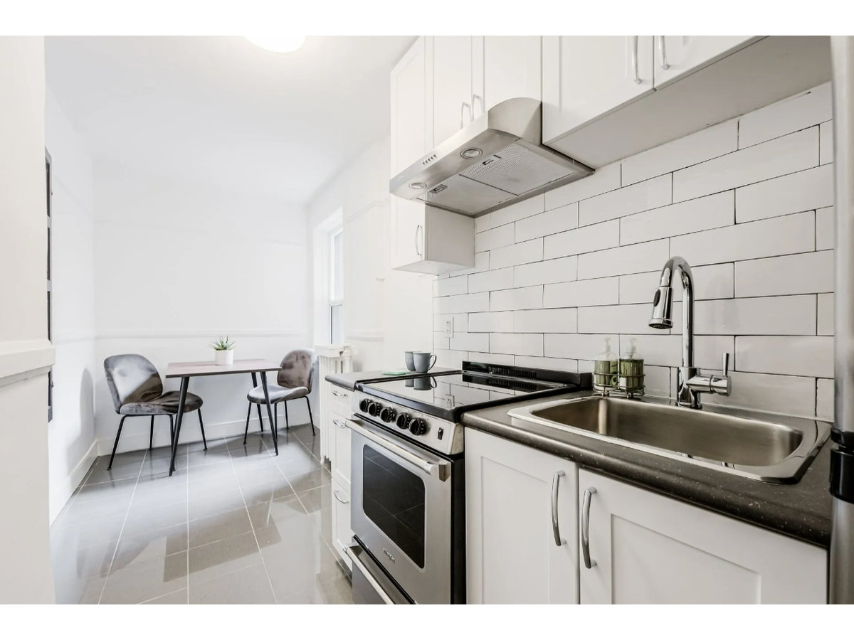 210 Wychwood Avenue, Toronto, ON M6C 2T3 — photo 1