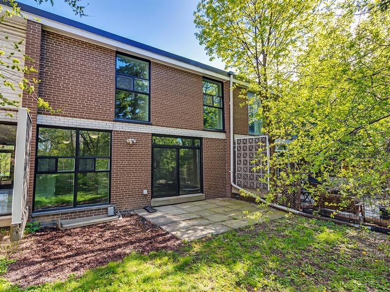 95 Decarie Circle, Etobicoke, ON M9B 3J5 — photo 1