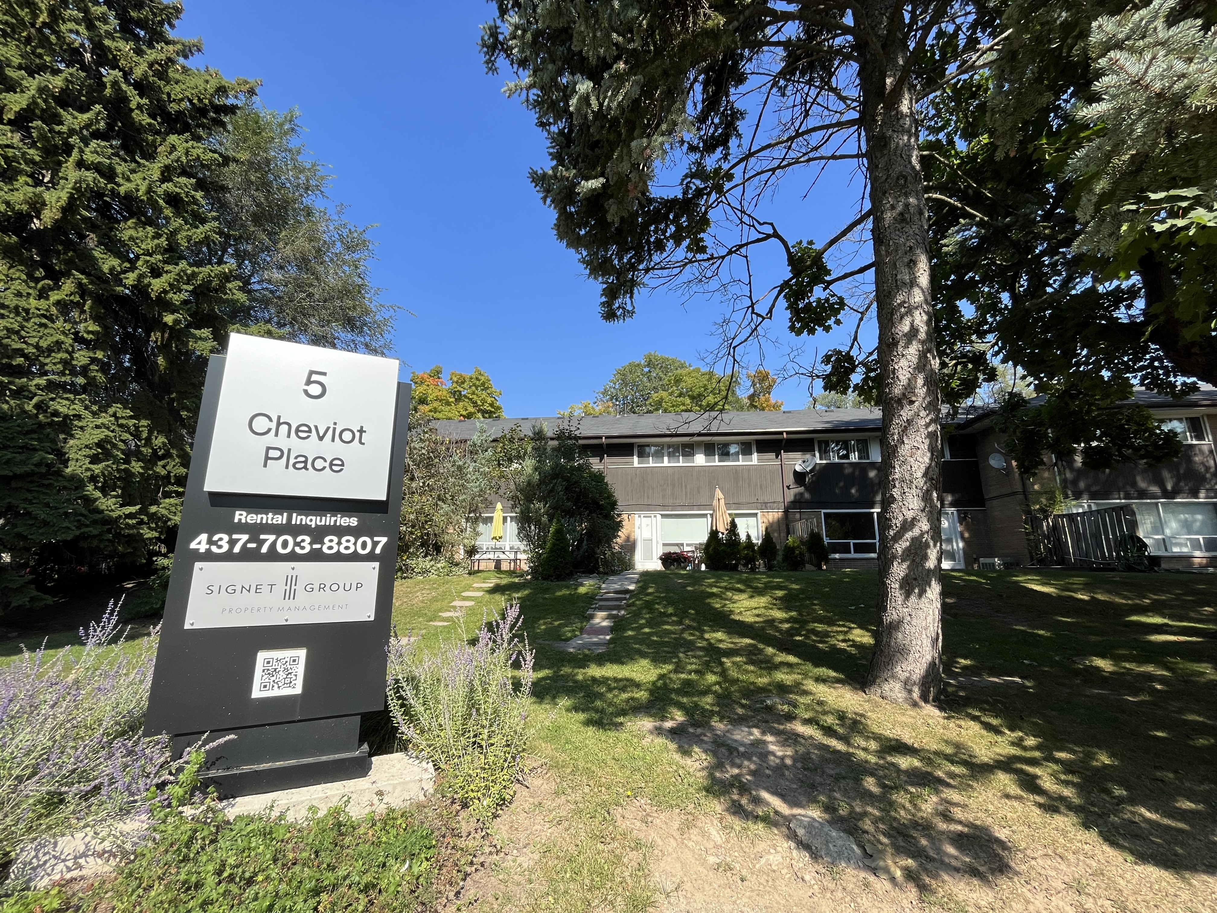 5 Cheviot Place, Etobicoke, ON M9A 2E3 — photo 1