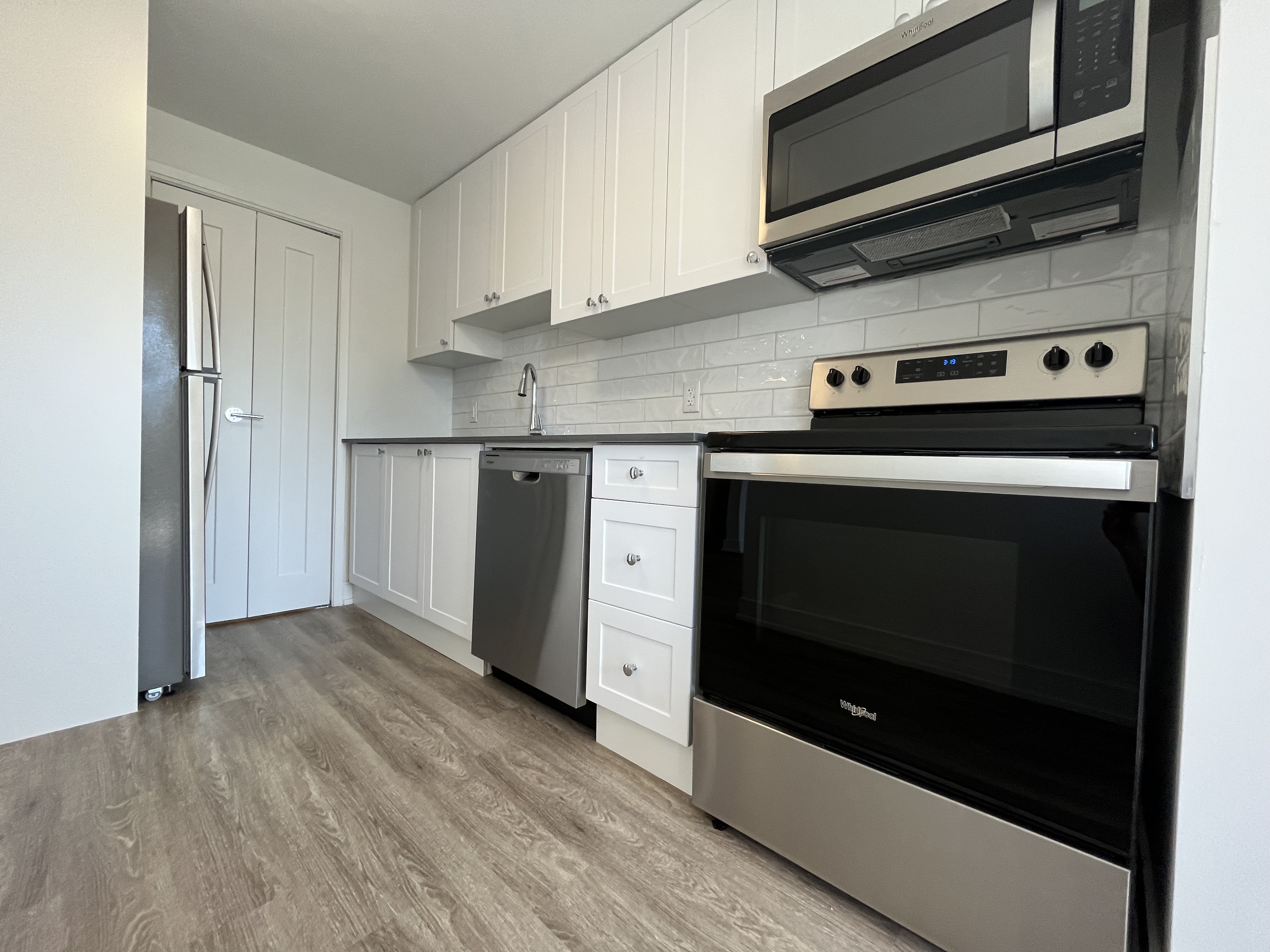 139 Christopher Drive, 205 & 215 Champlain Blvd, Cambridge, ON N1R 6V9 — photo 1