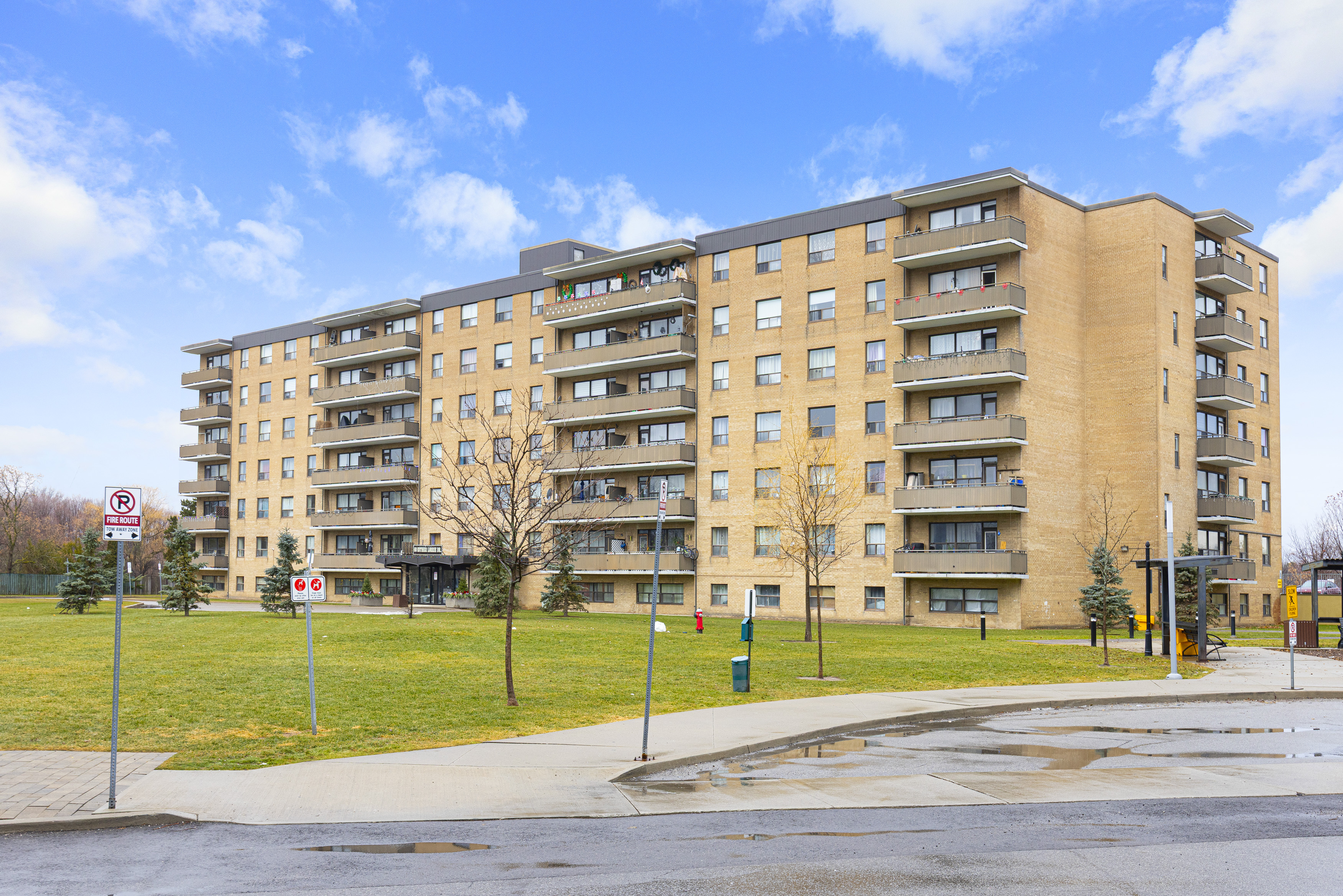 60 Esther Lorrie Drive, Toronto, ON M9W 4T9 — photo 1