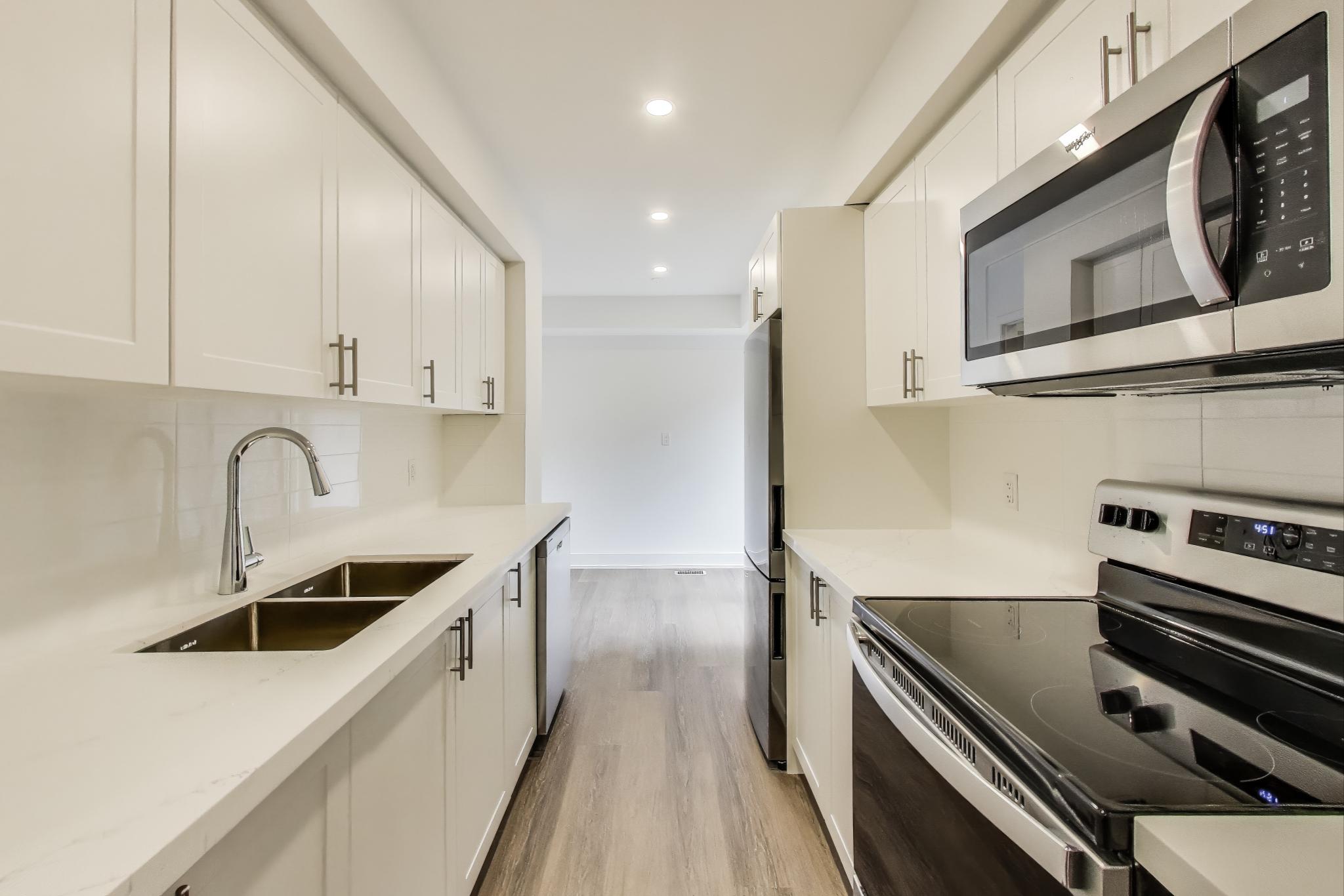390 - 400 Woodsworth Road, North York, ON M2L 2T9 — photo 1