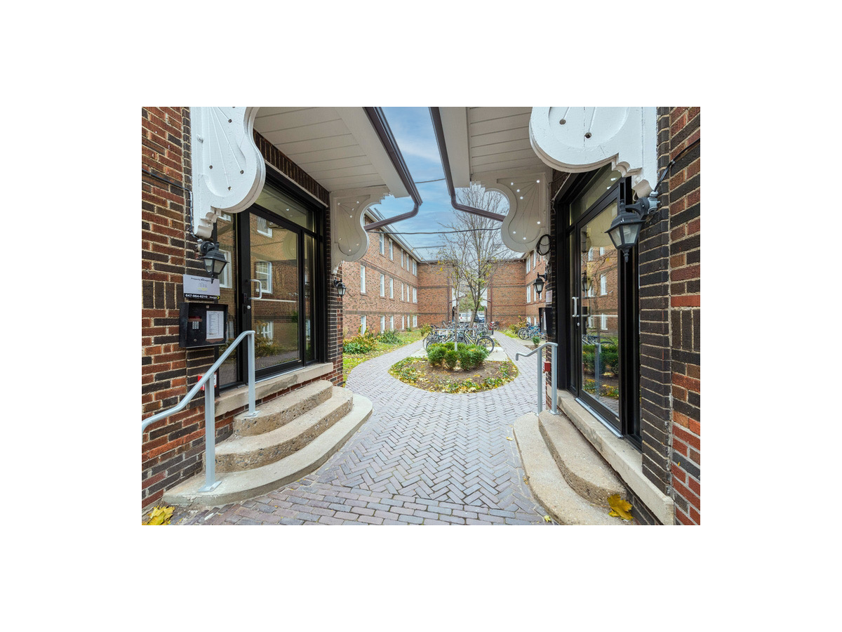 245 Howland Avenue - Photo 9