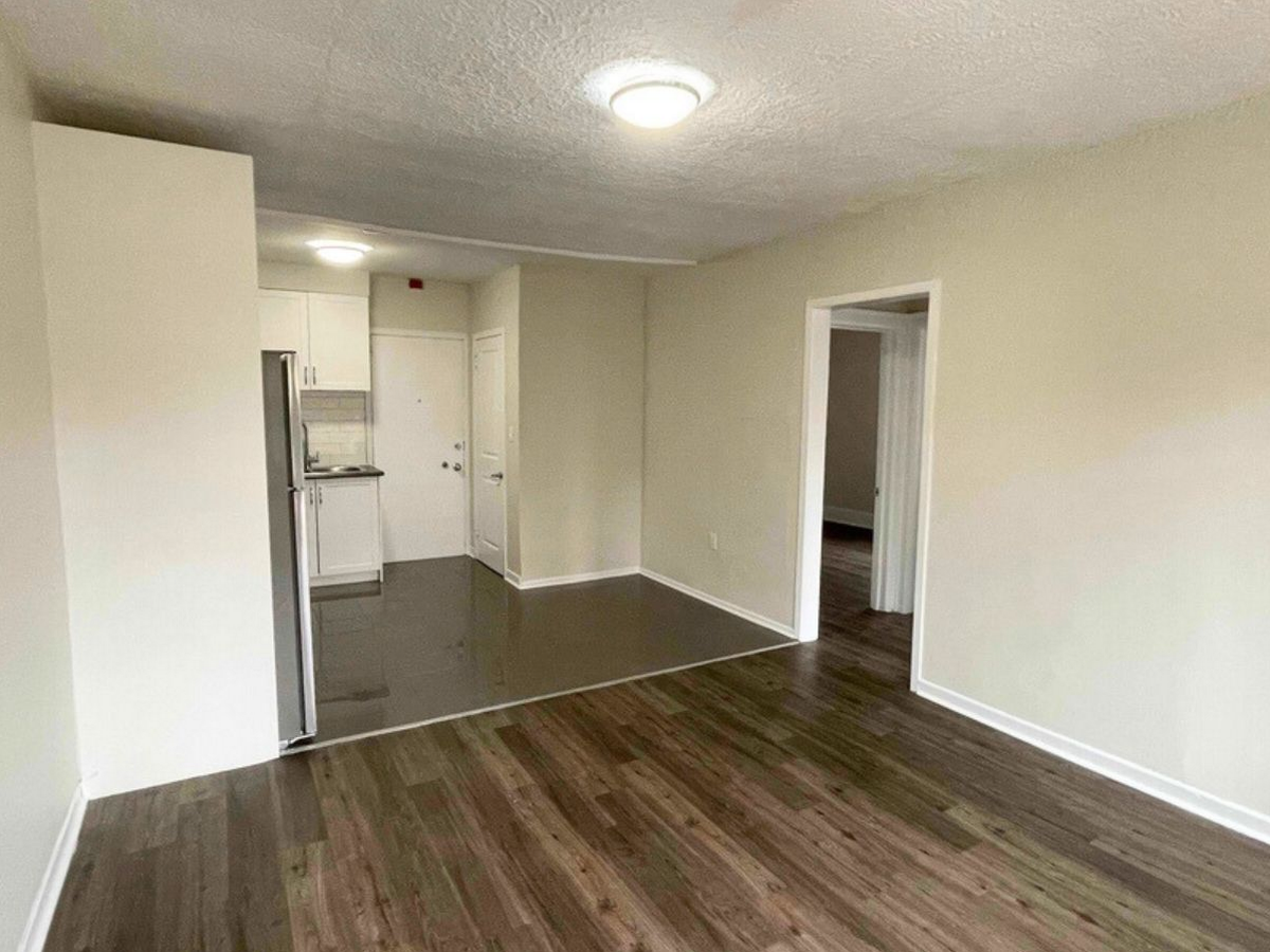 245 Howland Avenue - Photo 7