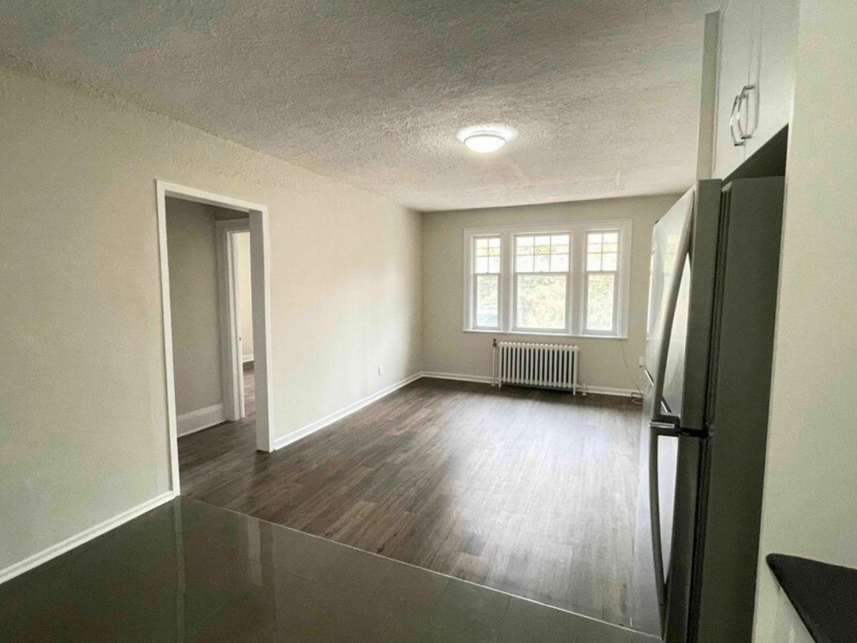 245 Howland Avenue - Photo 8
