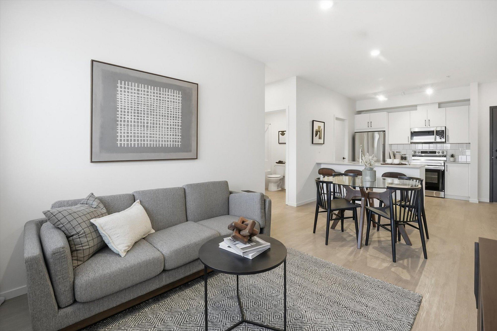 The Taylor Apartments - Photo 2