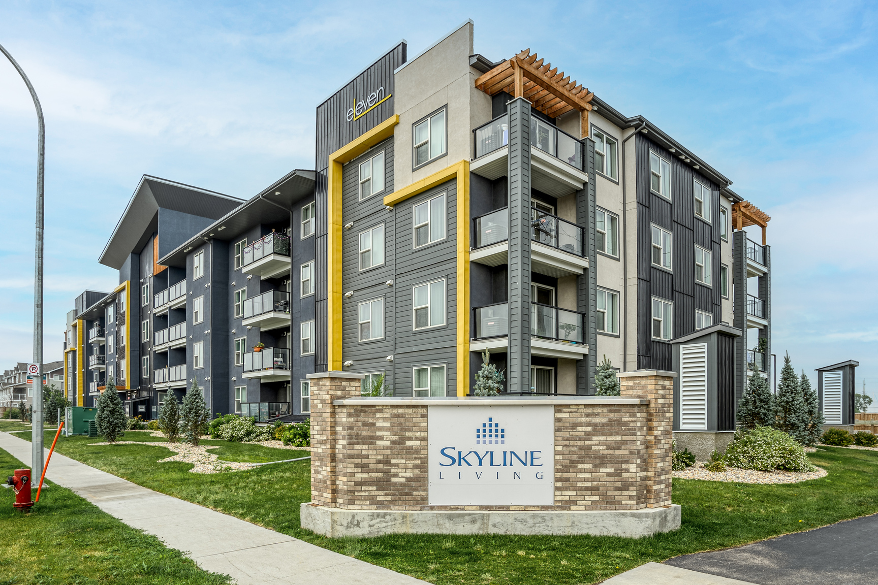 Addison Square Apartments - Photo 2