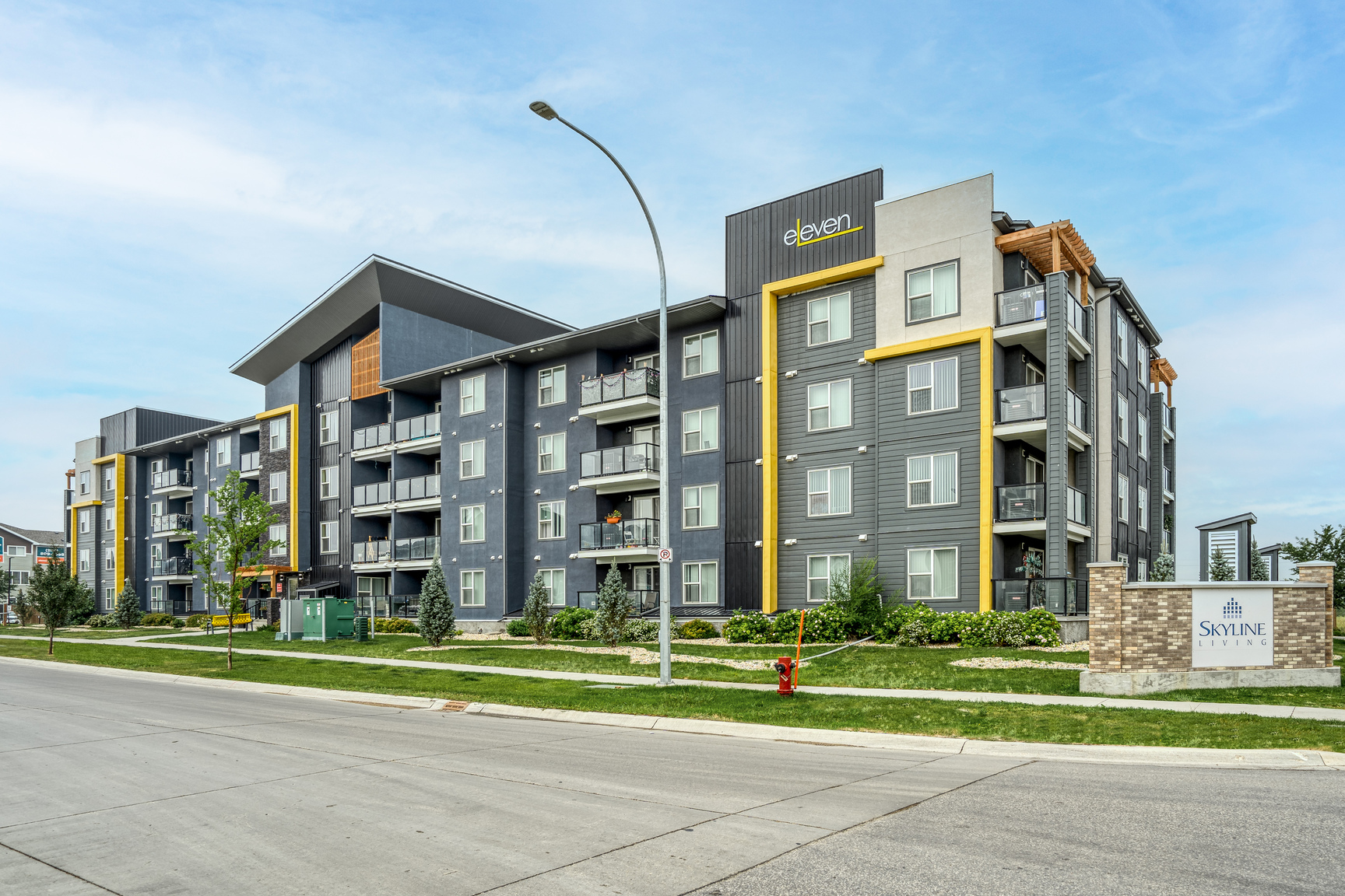 Addison Square Apartments - Photo 3