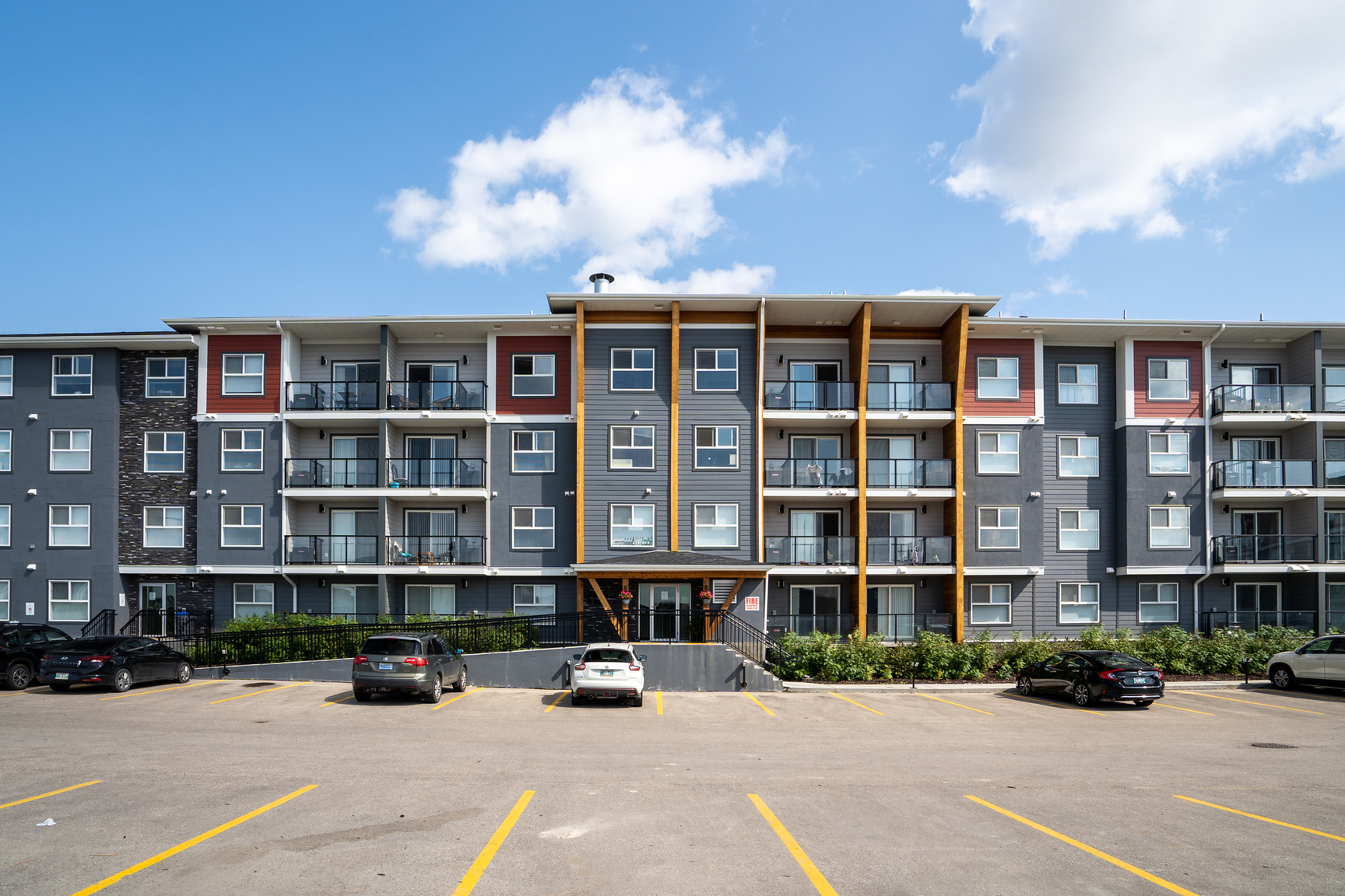 Waterford Village Apartments - Photo 3