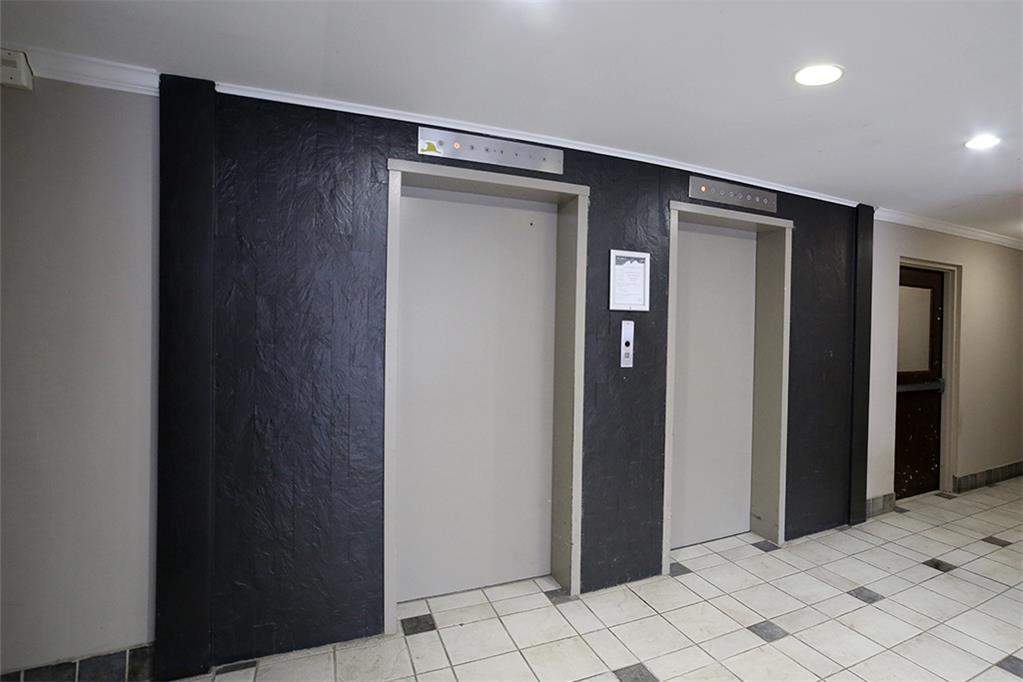 Gemini Towers Apartments - Photo 5