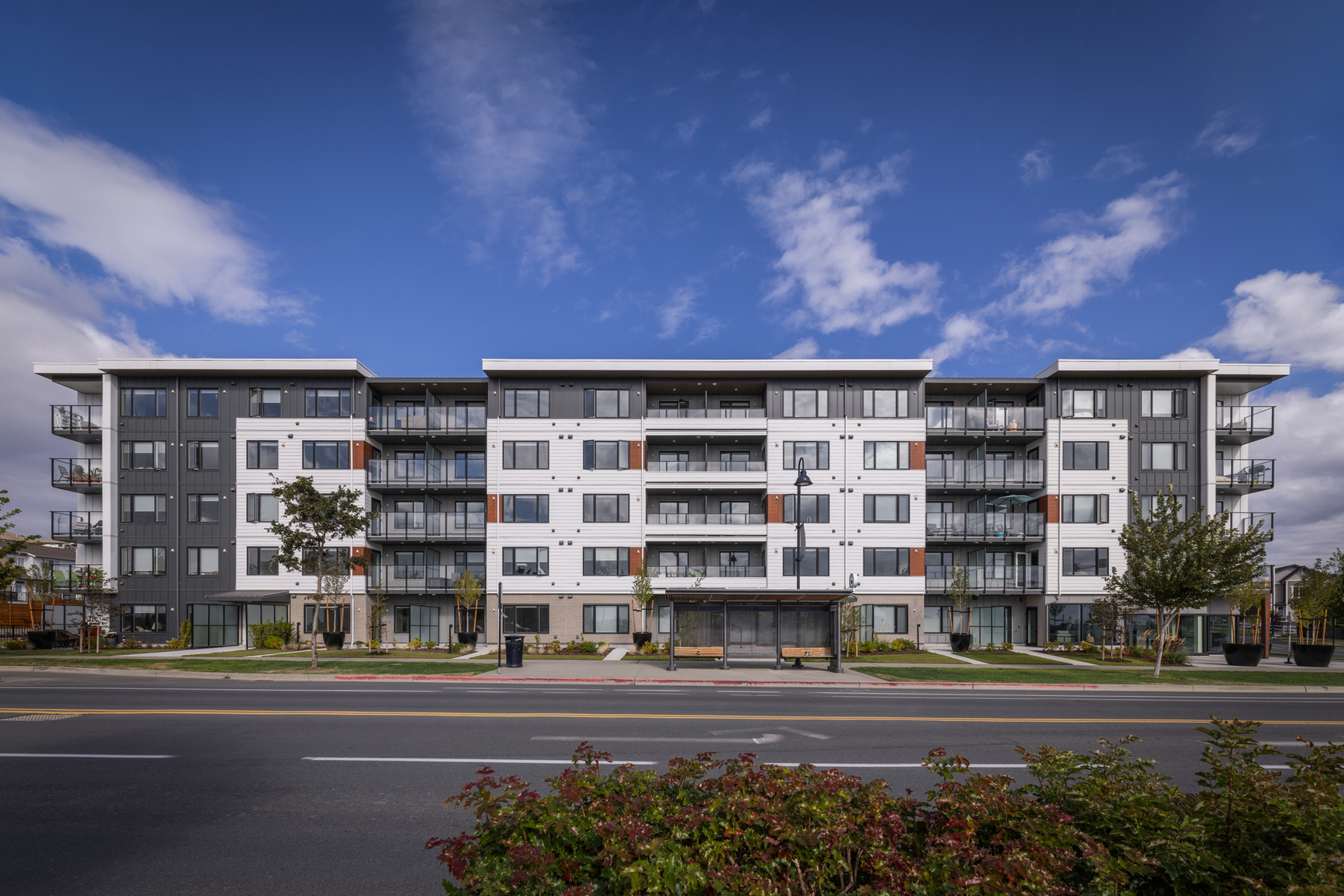 Monarch Apartments - Photo 2