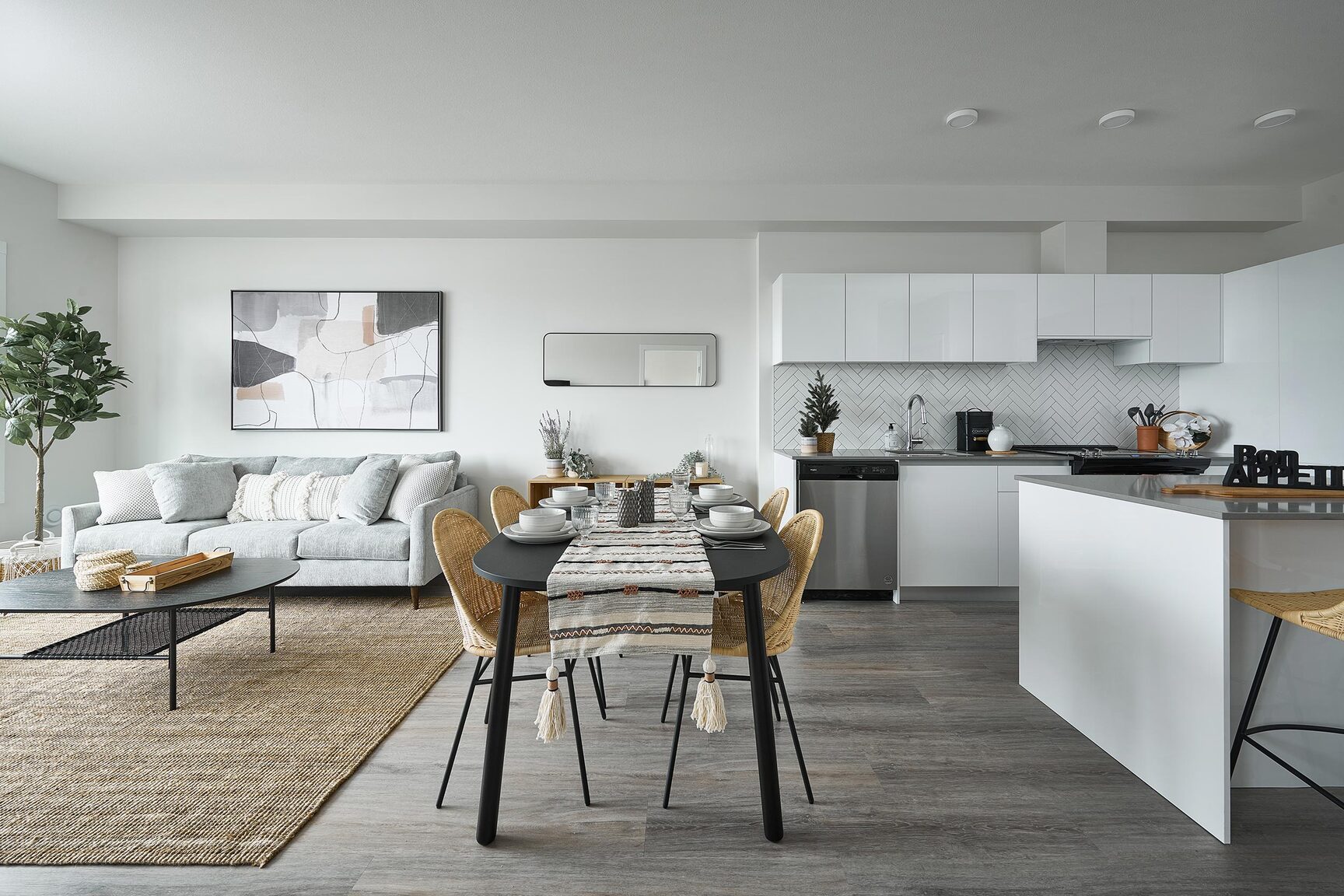 Monarch Apartments - Photo 7