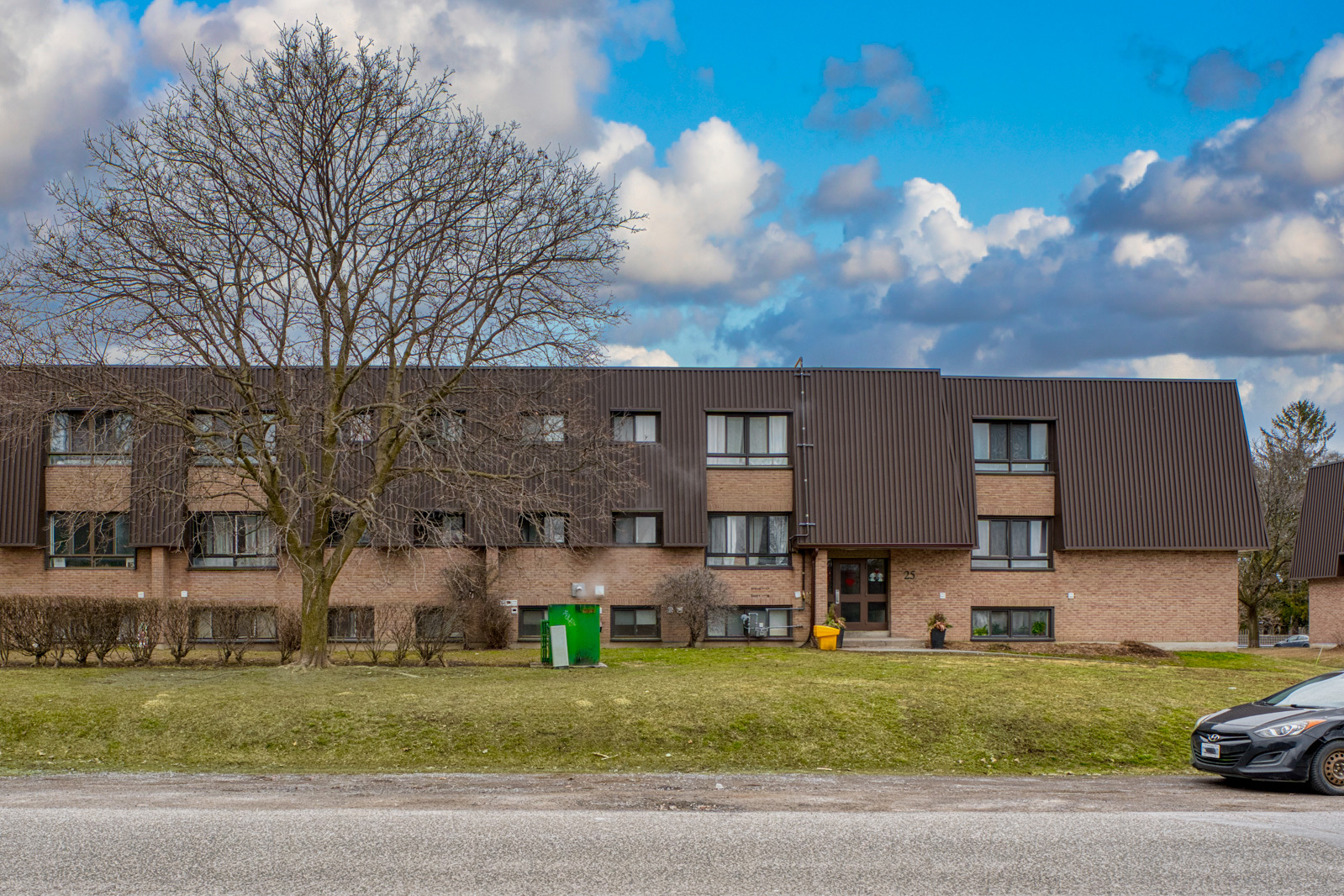 Briceland Apartments - Photo 2