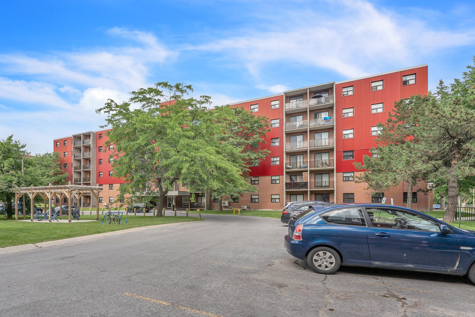 Lasalle I & II Apartments - Photo 2