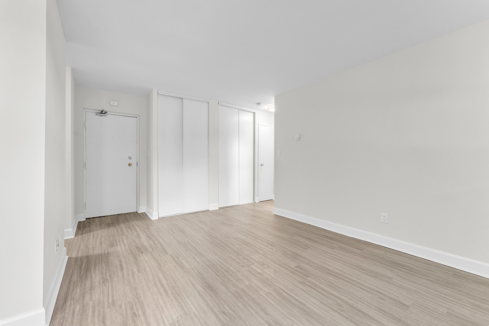 Lasalle I & II Apartments - Photo 9