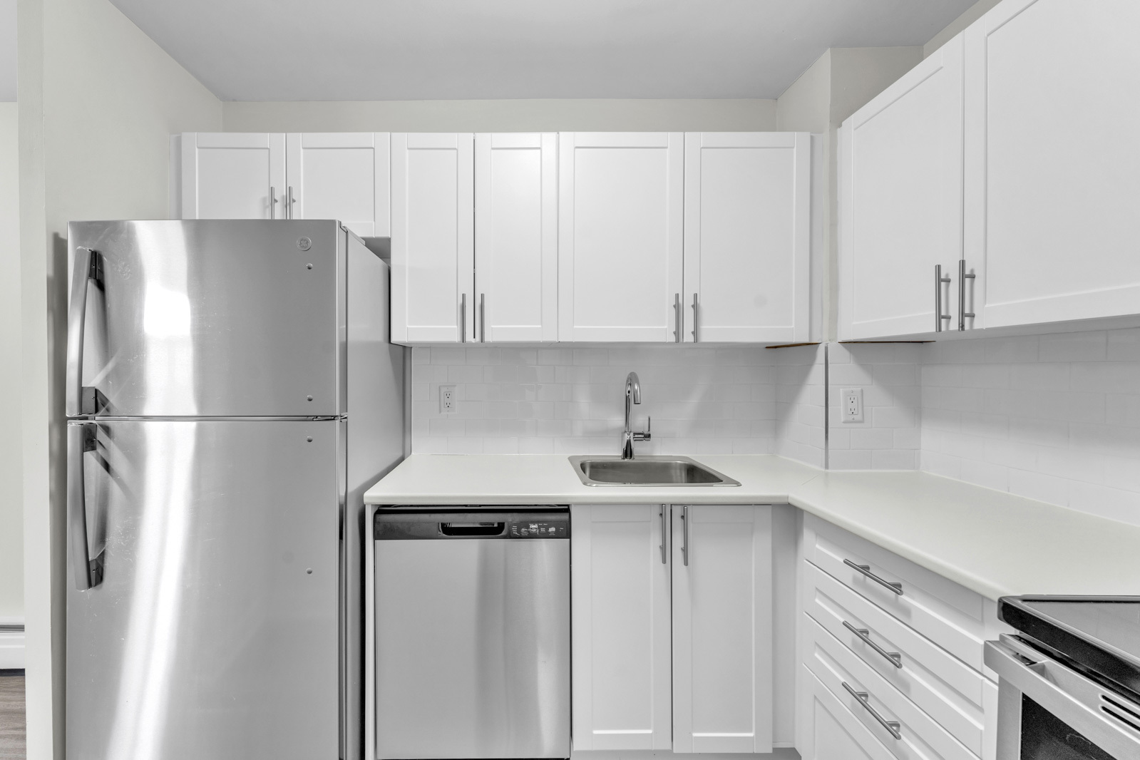 Lasalle I & II Apartments - Photo 14