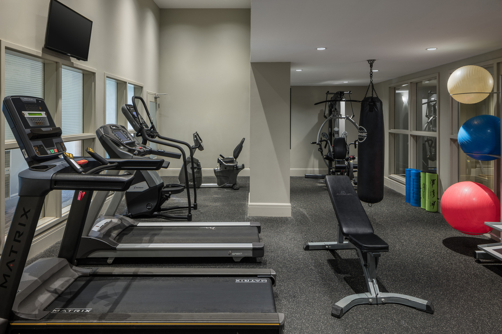 The Hazelton Apartments - Photo 7