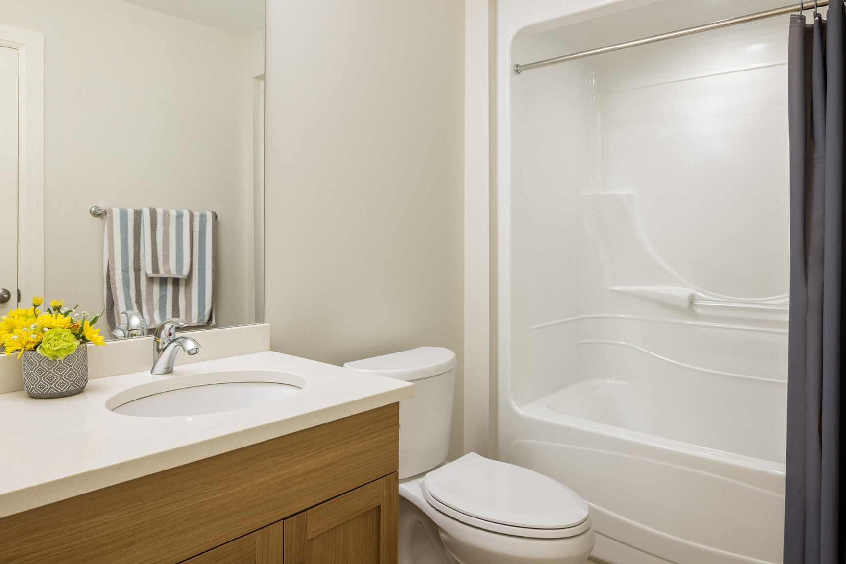 The Hazelton Apartments - Photo 12