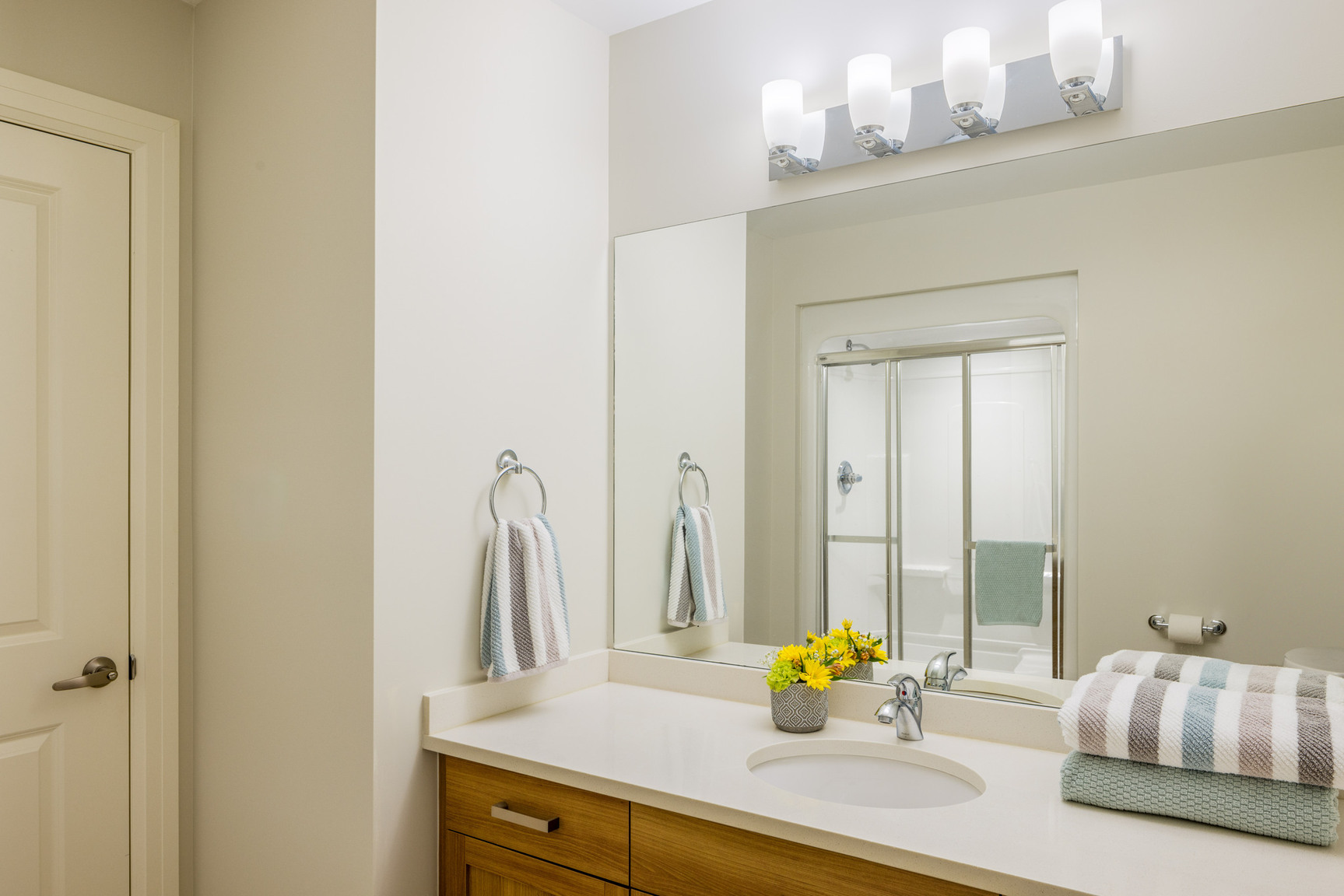 The Hazelton Apartments - Photo 13