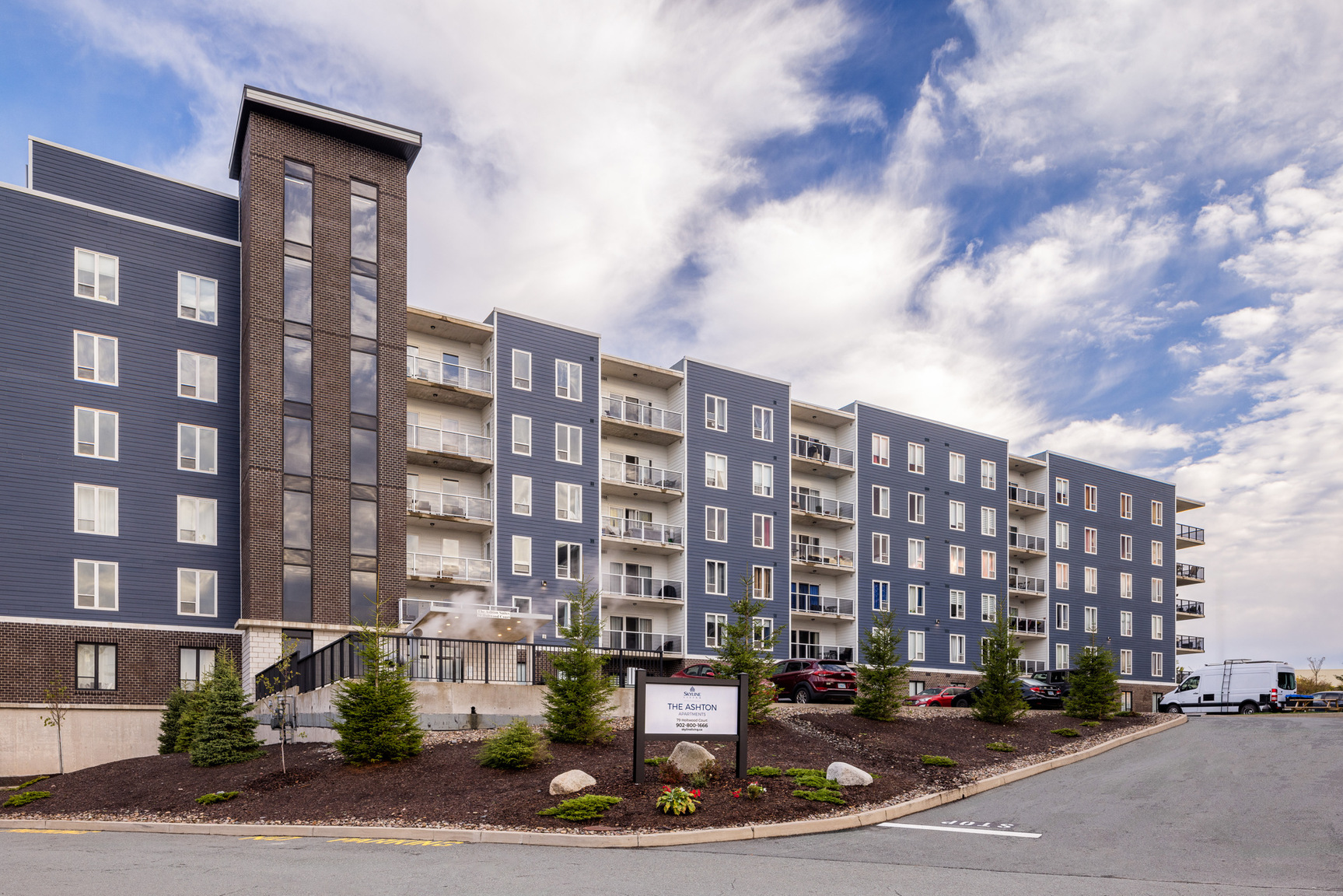 The Ashton Apartments - Photo 2