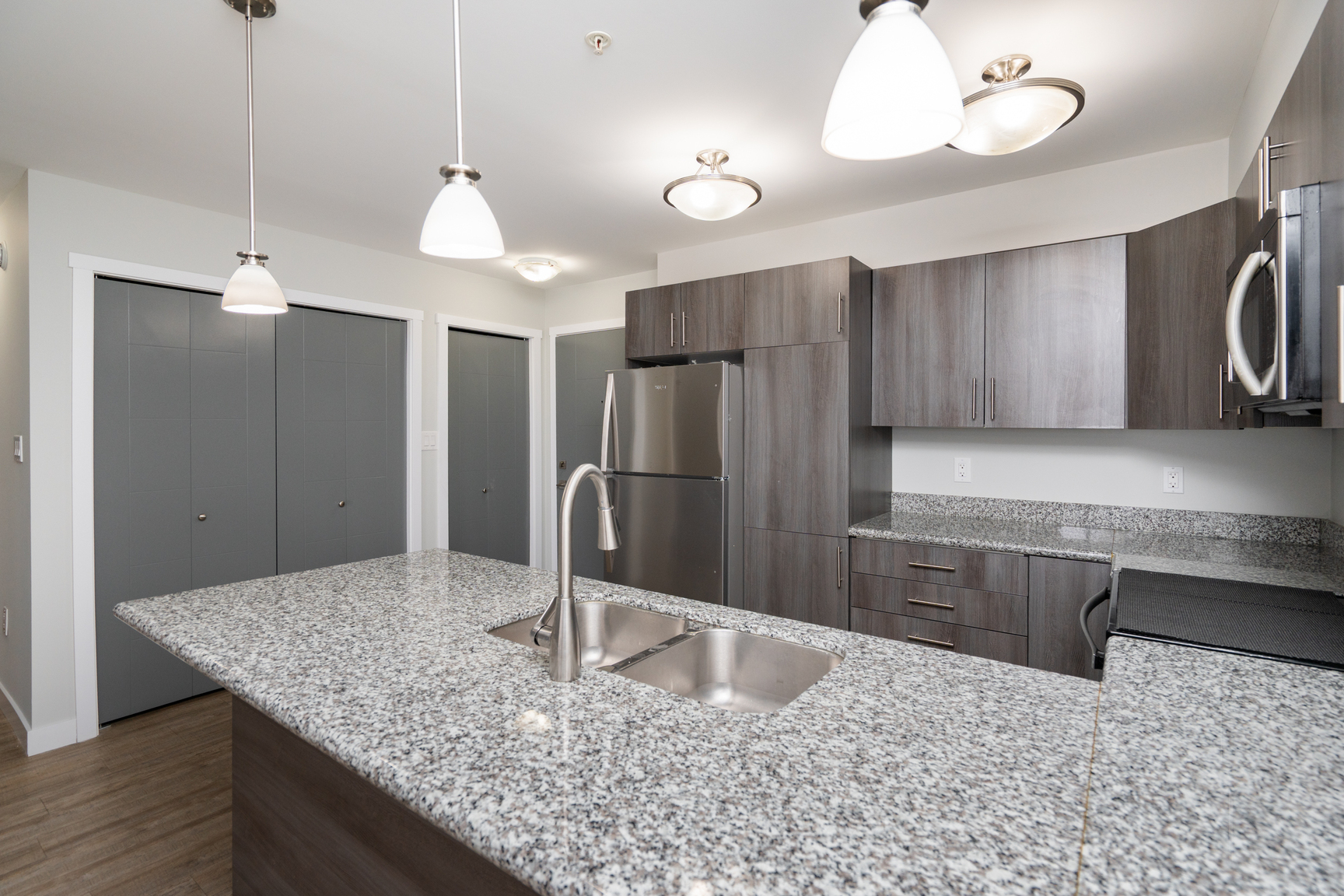 Waterford Village Apartments - Photo 5