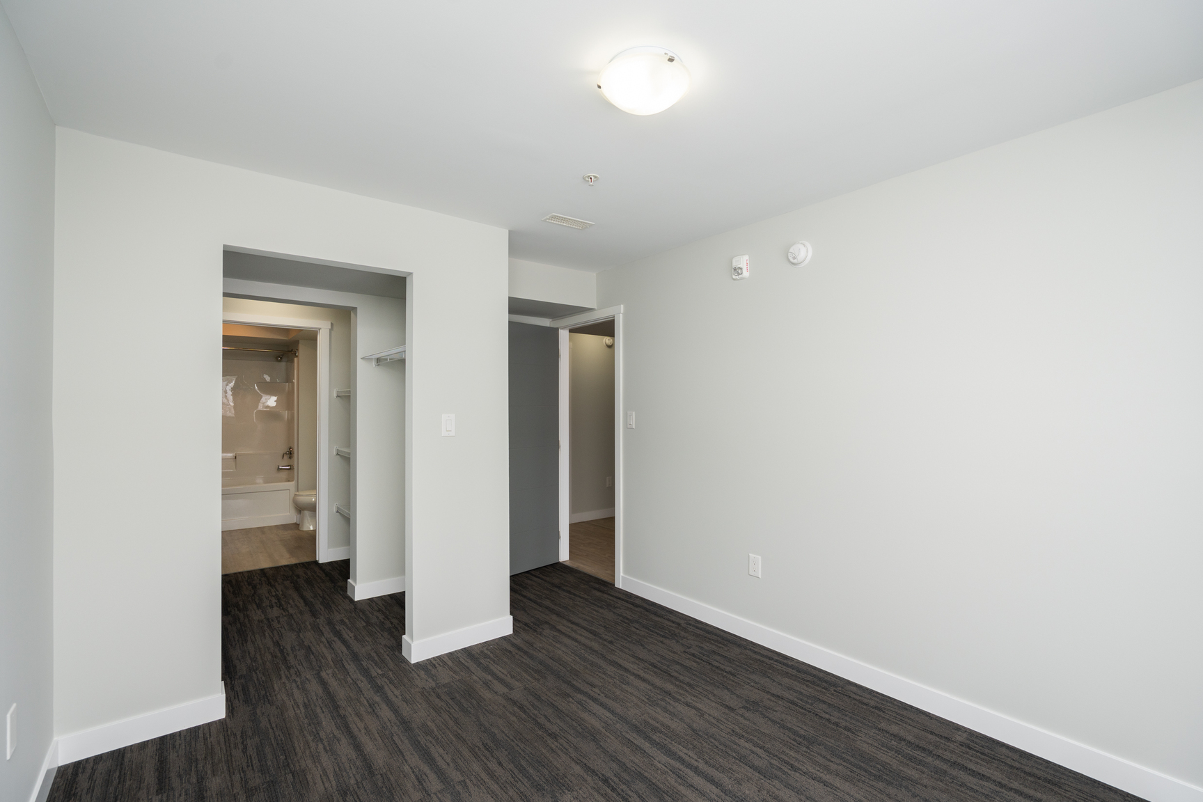 Waterford Village Apartments - Photo 14