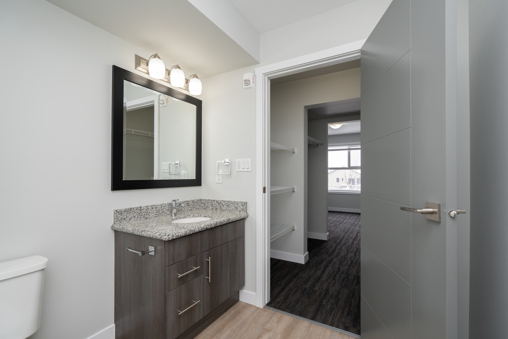Waterford Village Apartments - Photo 16