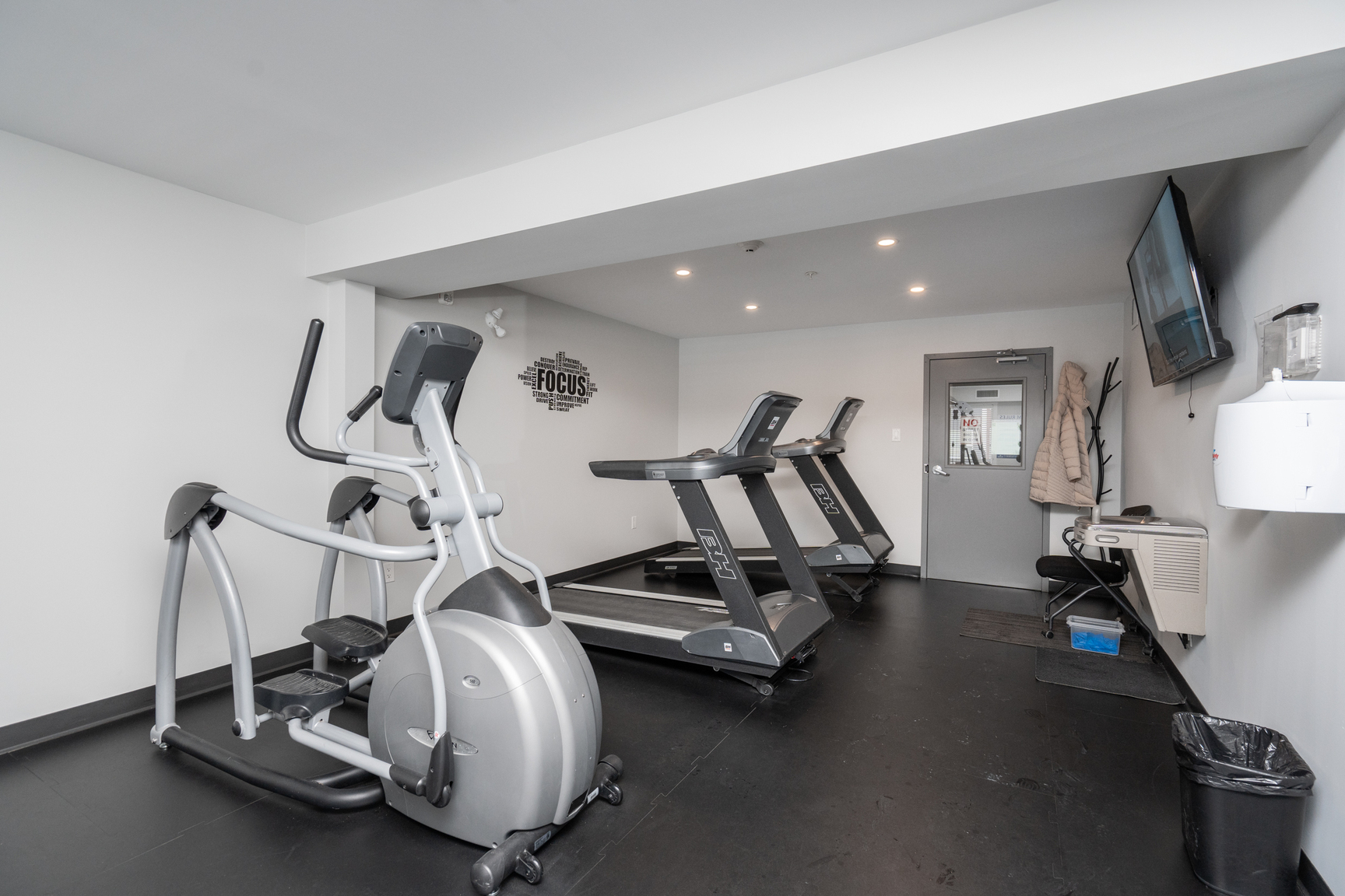 Waterford Village Apartments - Photo 24