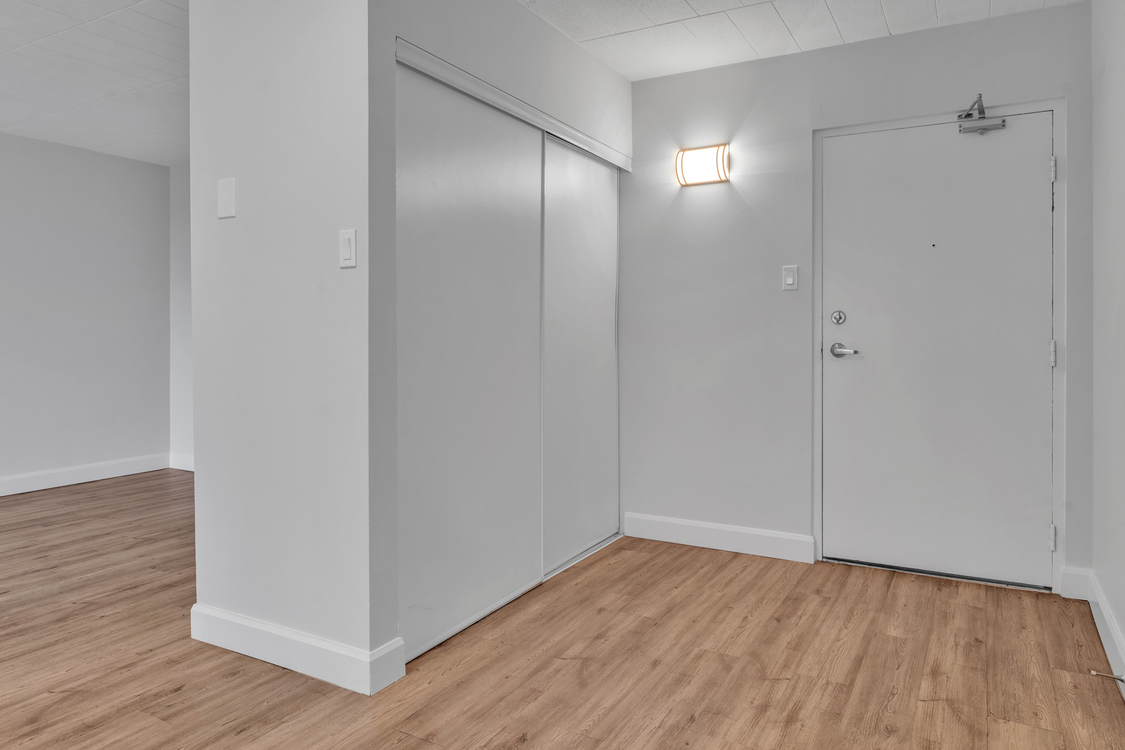 Village Towers Apartments - Photo 3