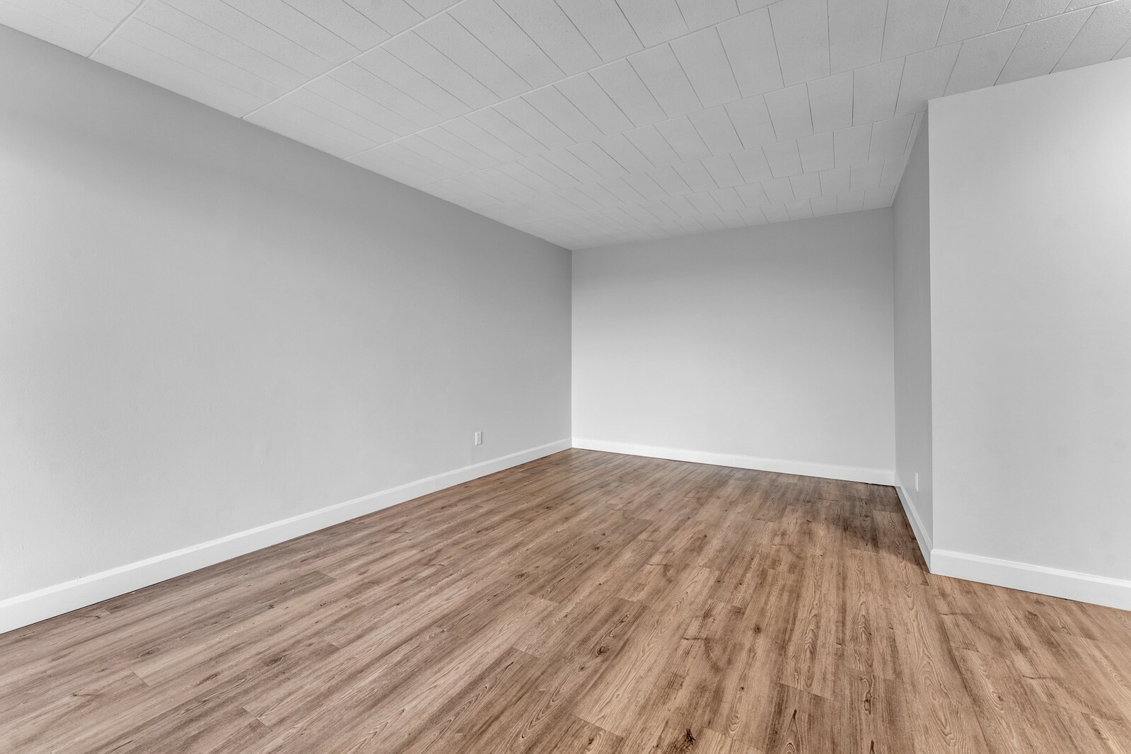 Village Towers Apartments - Photo 9