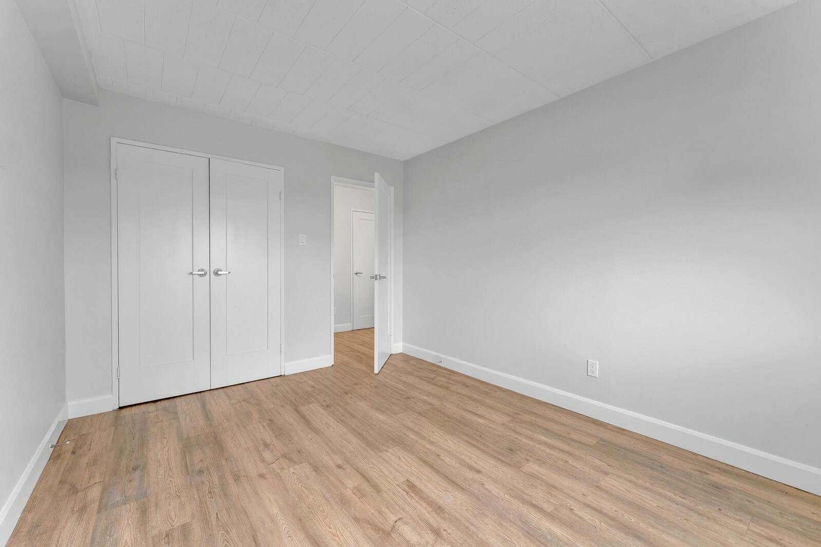 Village Towers Apartments - Photo 12