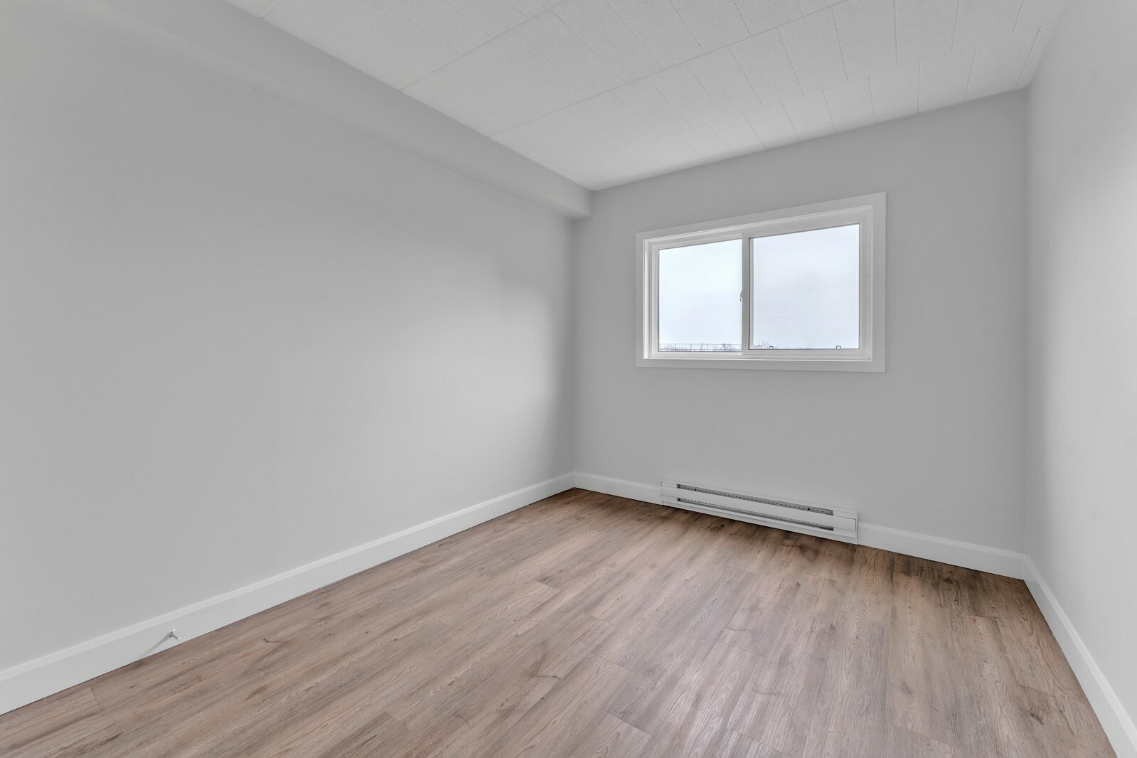 Village Towers Apartments - Photo 14