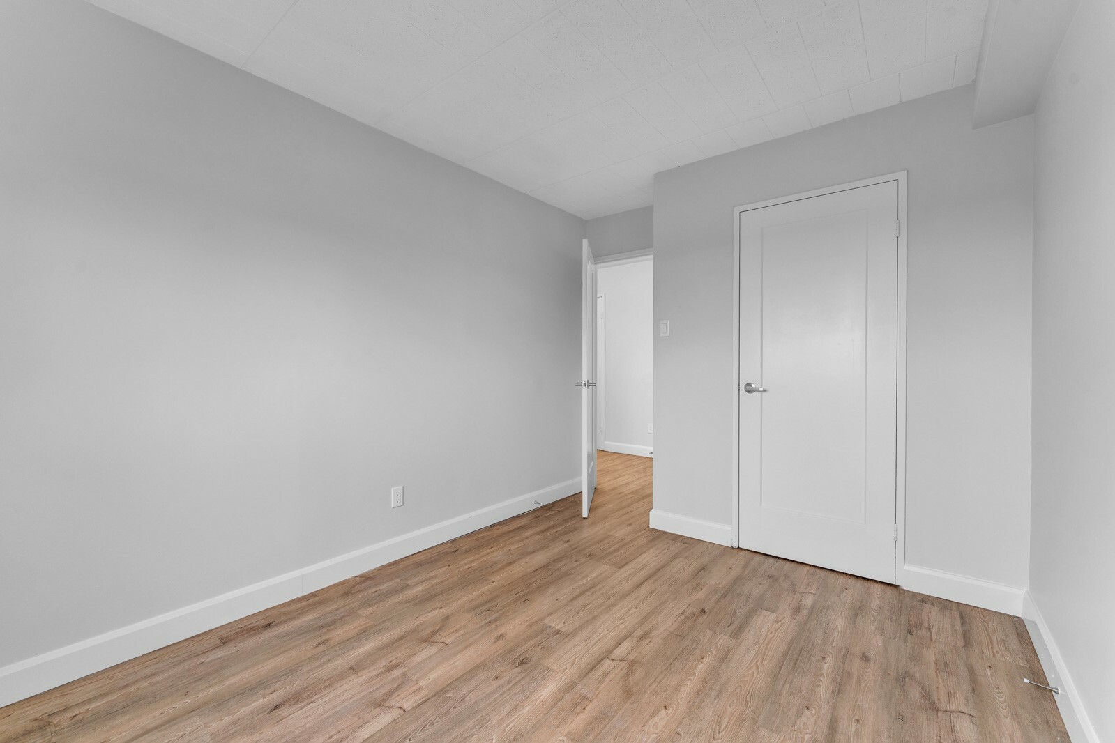 Village Towers Apartments - Photo 15