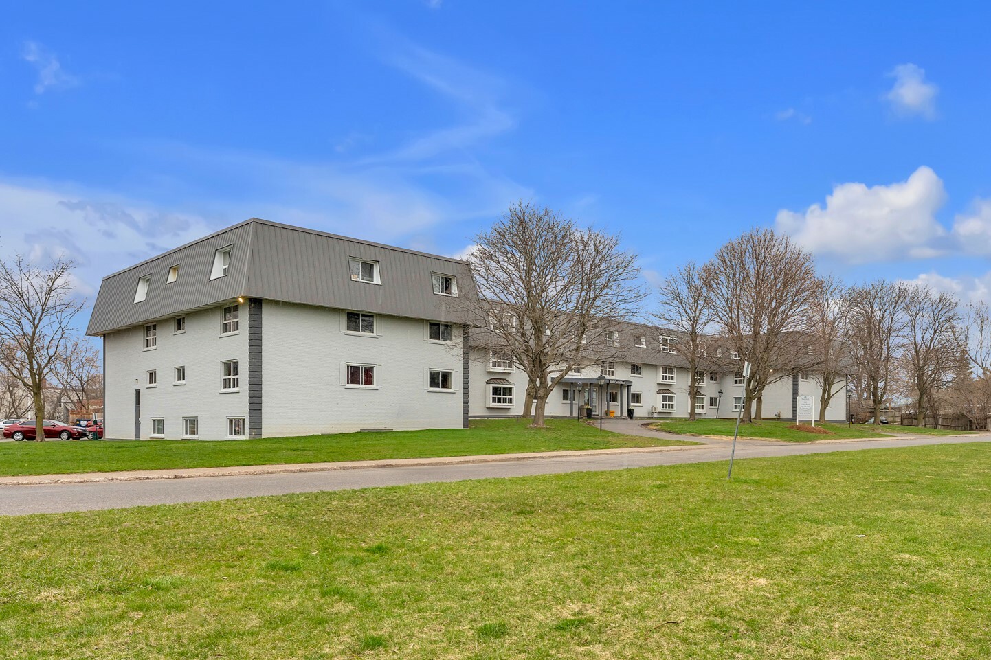 Frontenac Arms Apartments