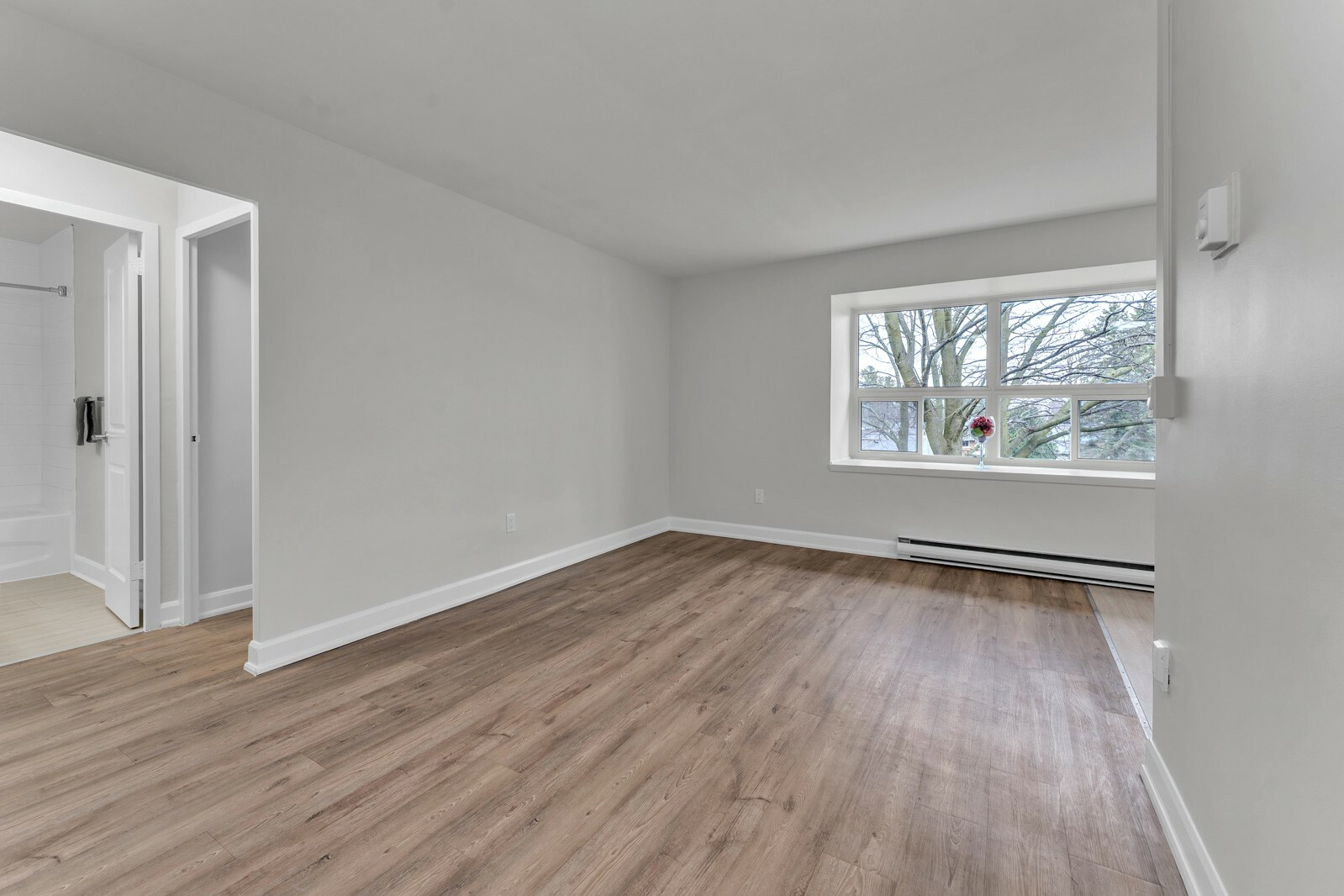 Frontenac Arms Apartments - Photo 13
