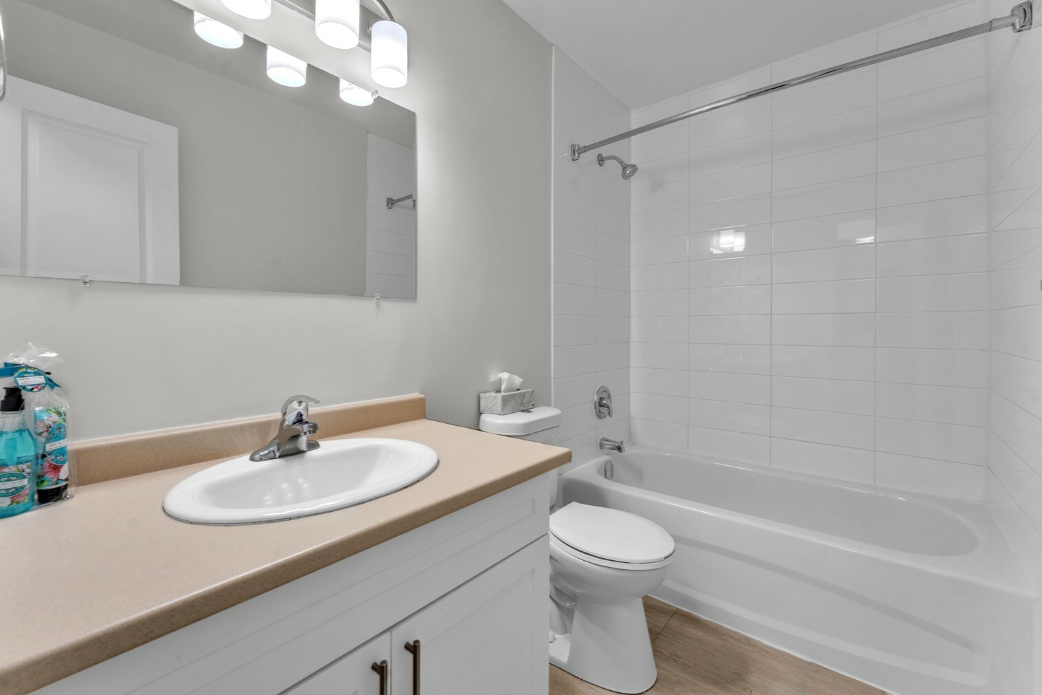 Frontenac Arms Apartments - Photo 17