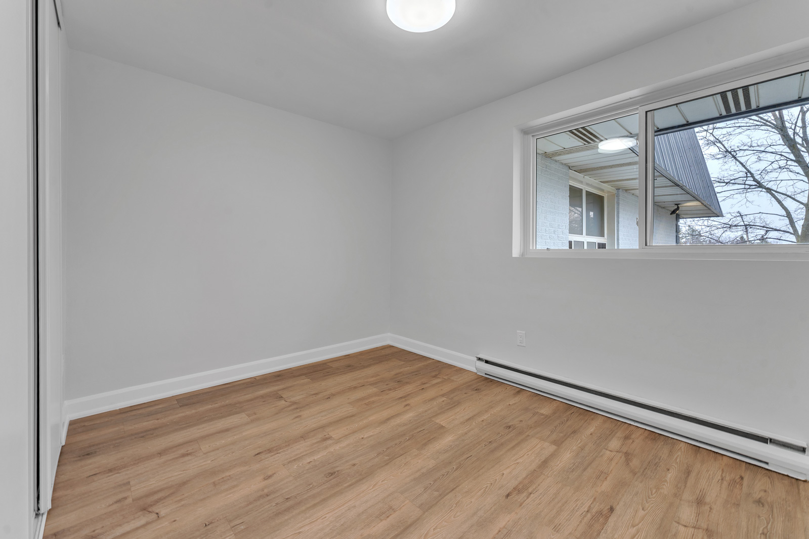 Frontenac Arms Apartments - Photo 19