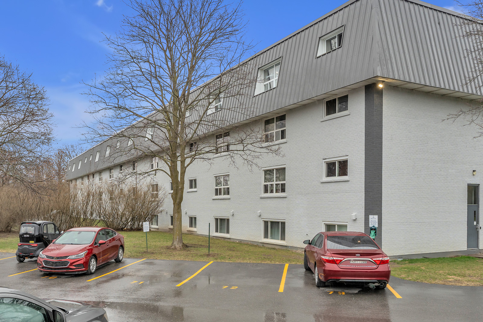 Frontenac Arms Apartments - Photo 21