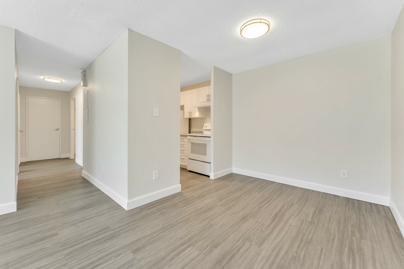 Thomas Apartments - Photo 5