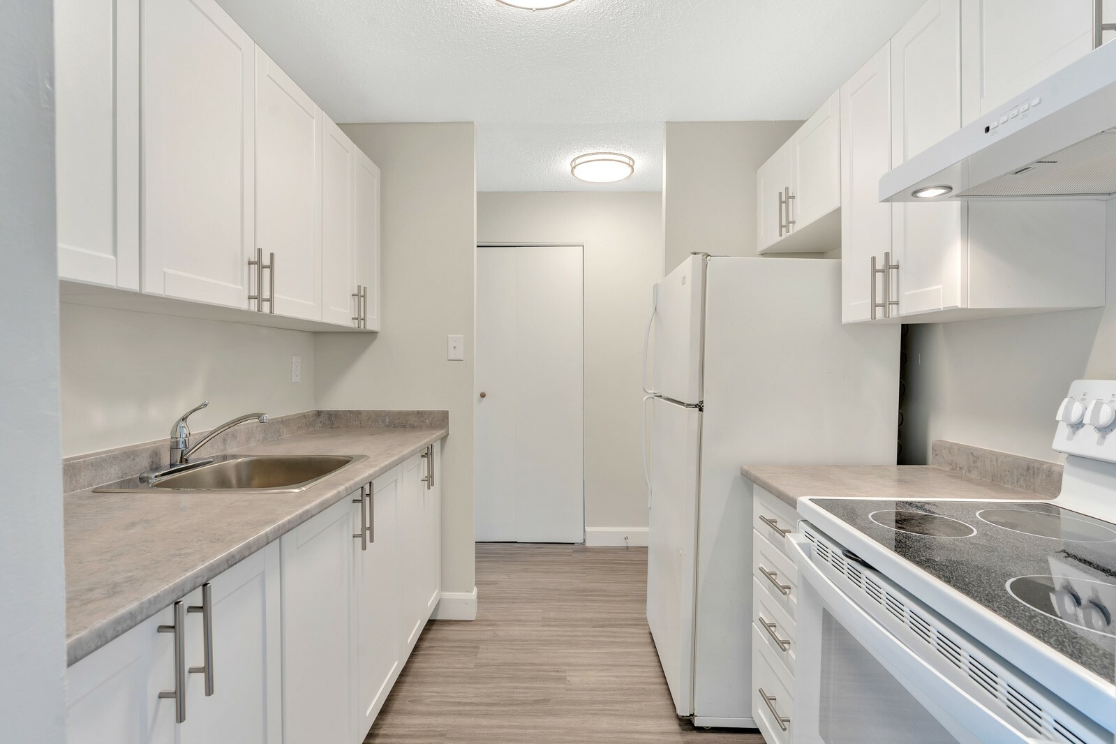 Thomas Apartments - Photo 7