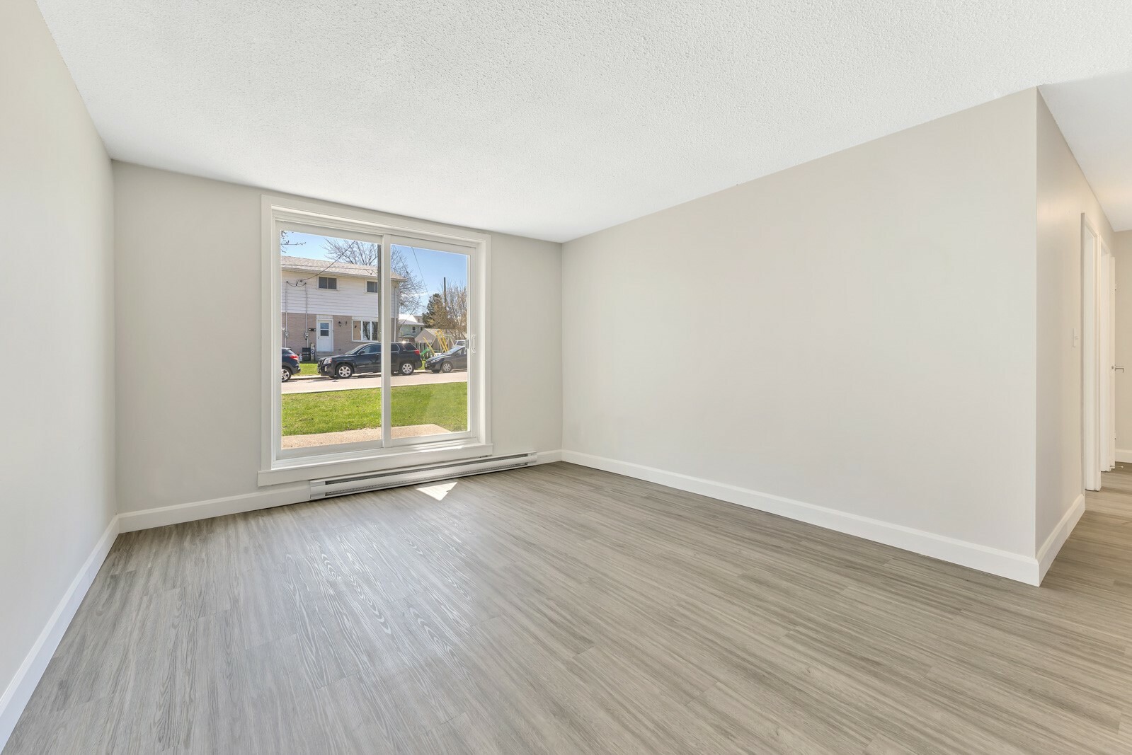 Thomas Apartments - Photo 10
