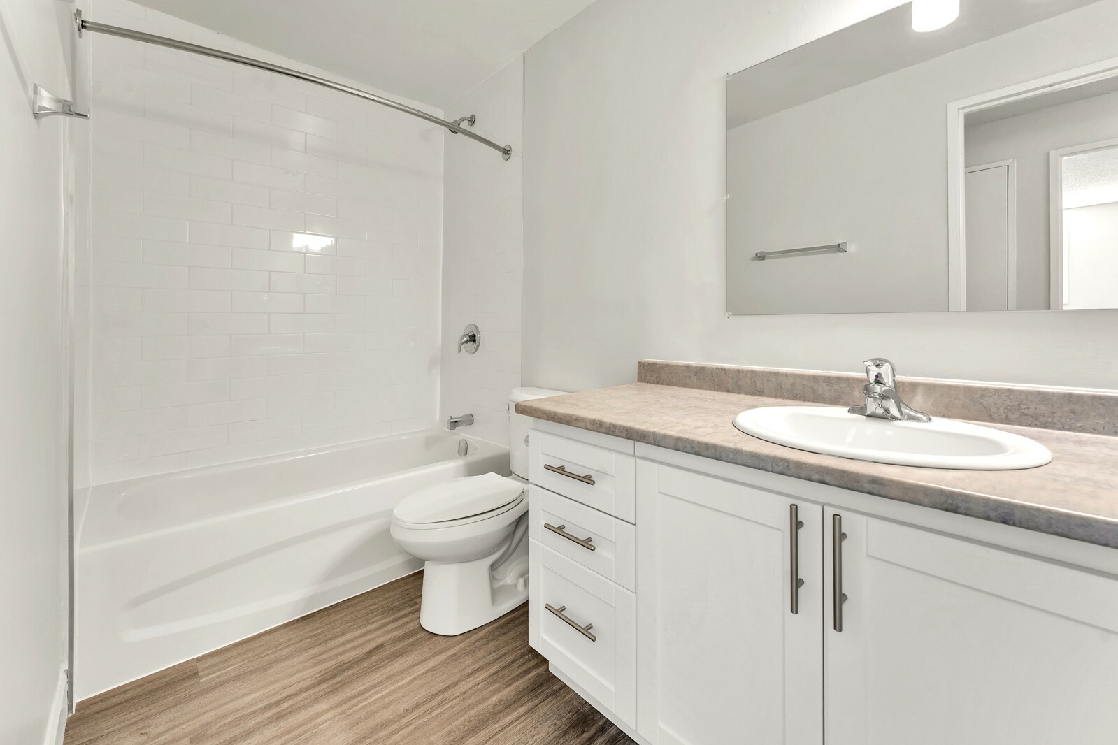 Thomas Apartments - Photo 17